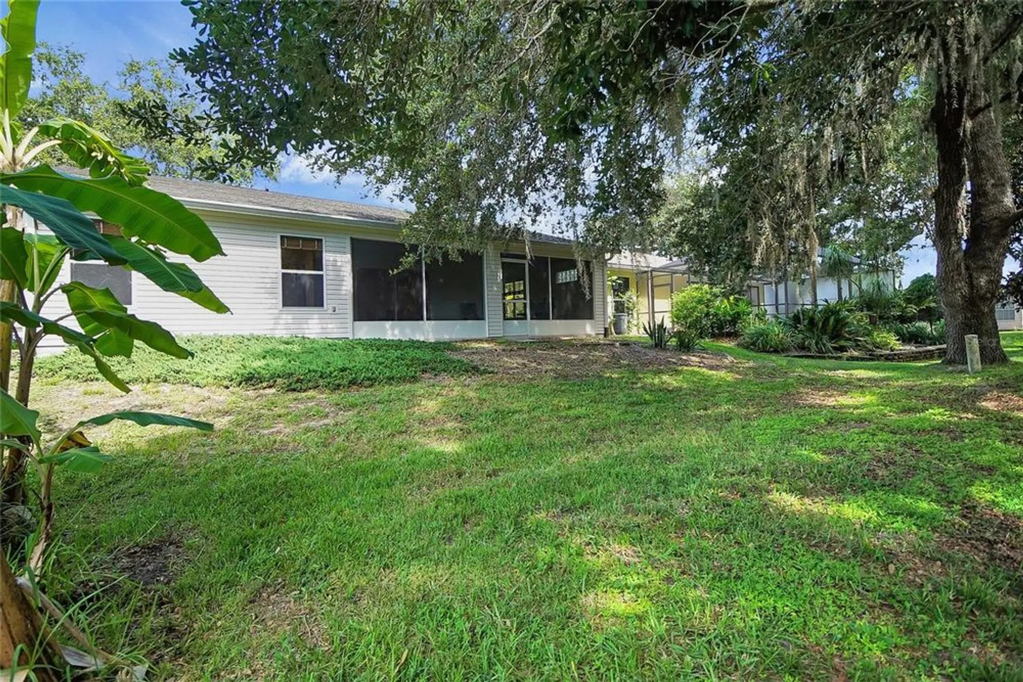 Property Slideshow image 33 of 77 | 32942 rambling oaks ct, Leesburg, FL, 34748