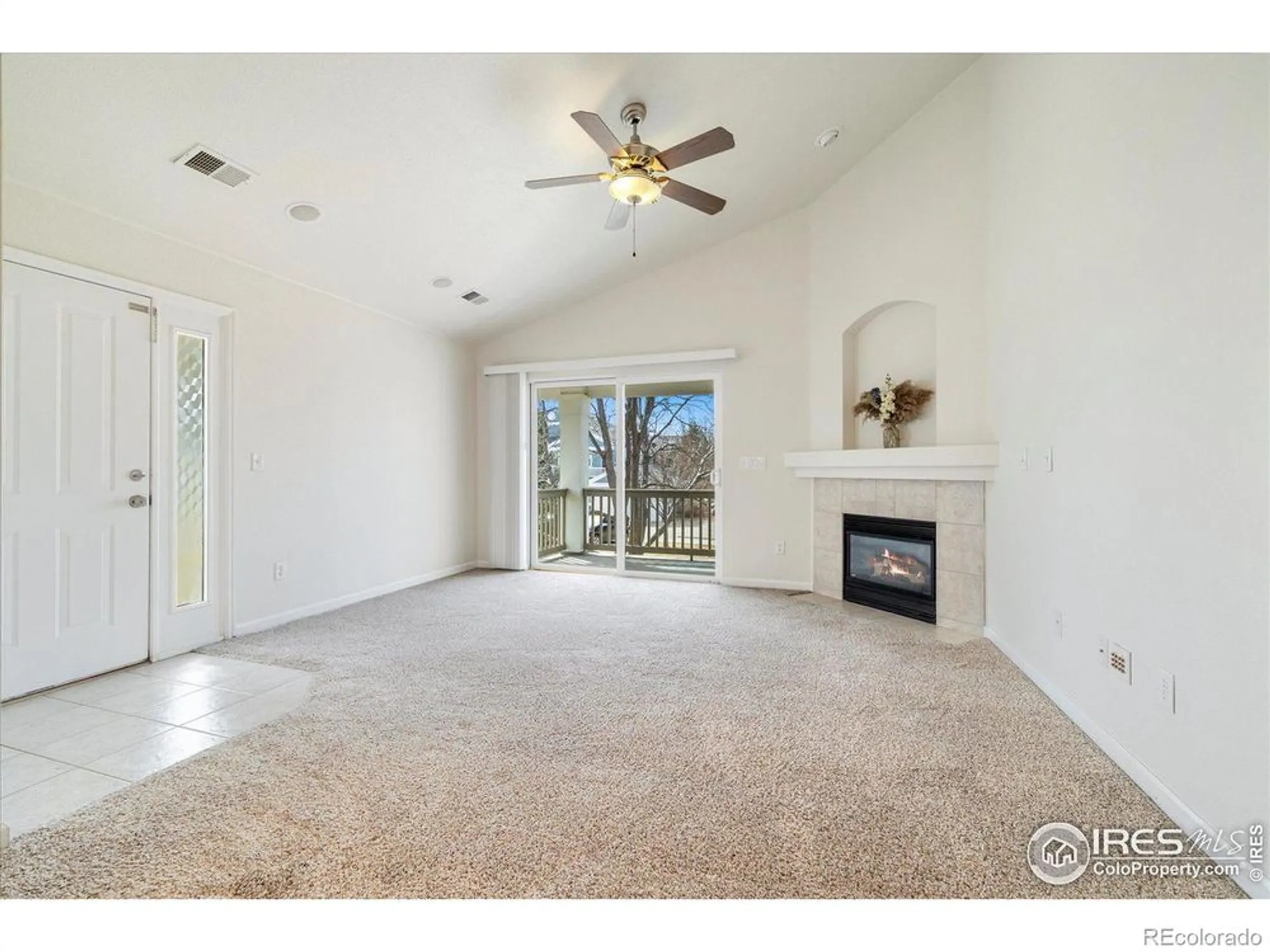 Property Slideshow image 11 of 33 | 4615 hahns peak dr unit 202, Loveland, CO, 80538