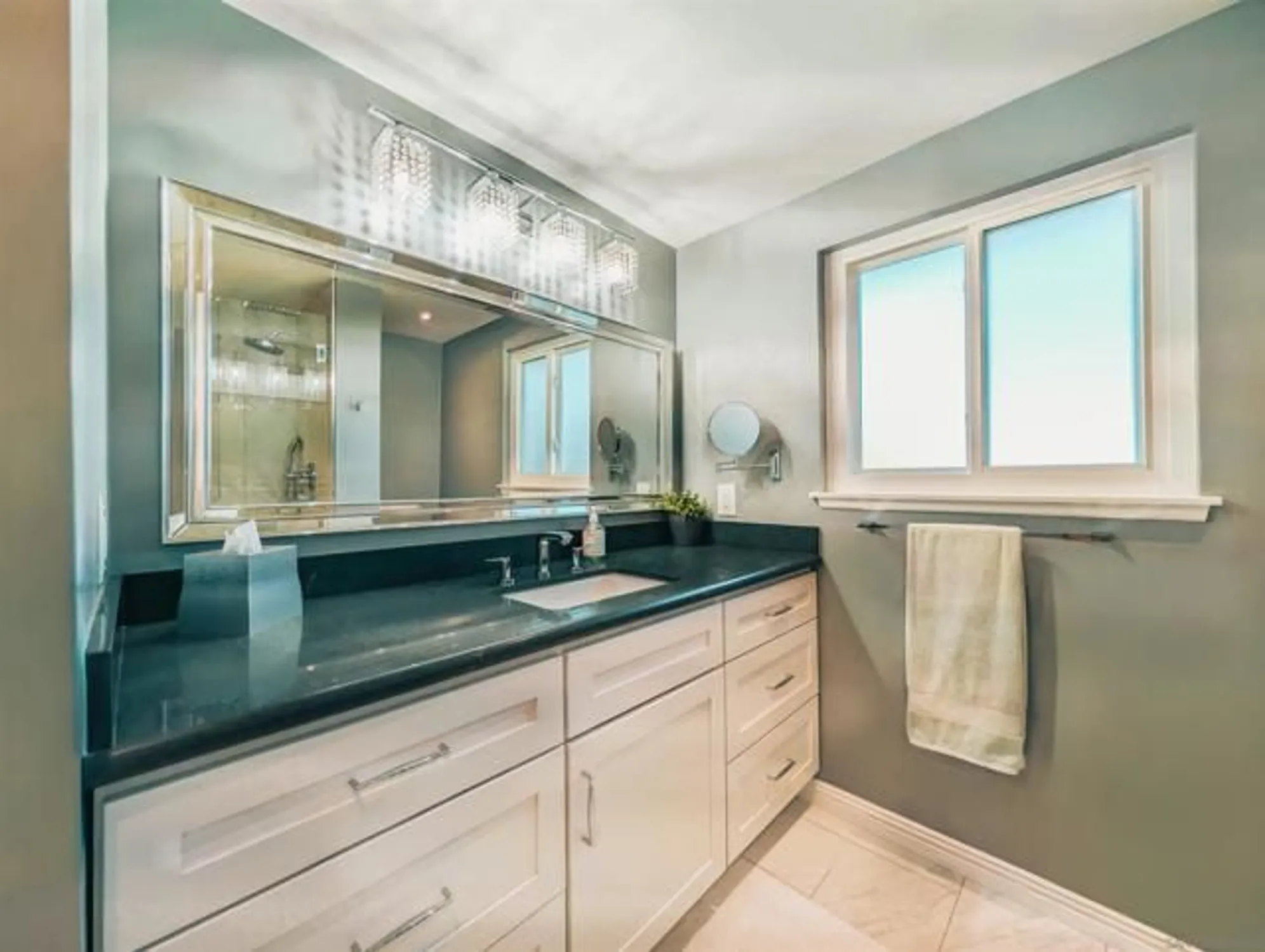 Property Slideshow image 36 of 57 | 16482 roca dr, San Diego, CA, 92128