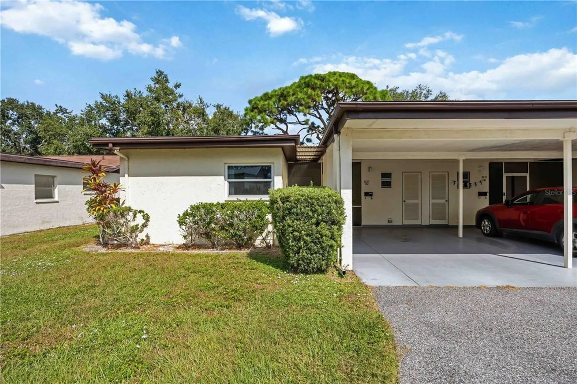 Property Slideshow image 1 of 51 | 3527 silver pine ct # 82, Sarasota, FL, 34231