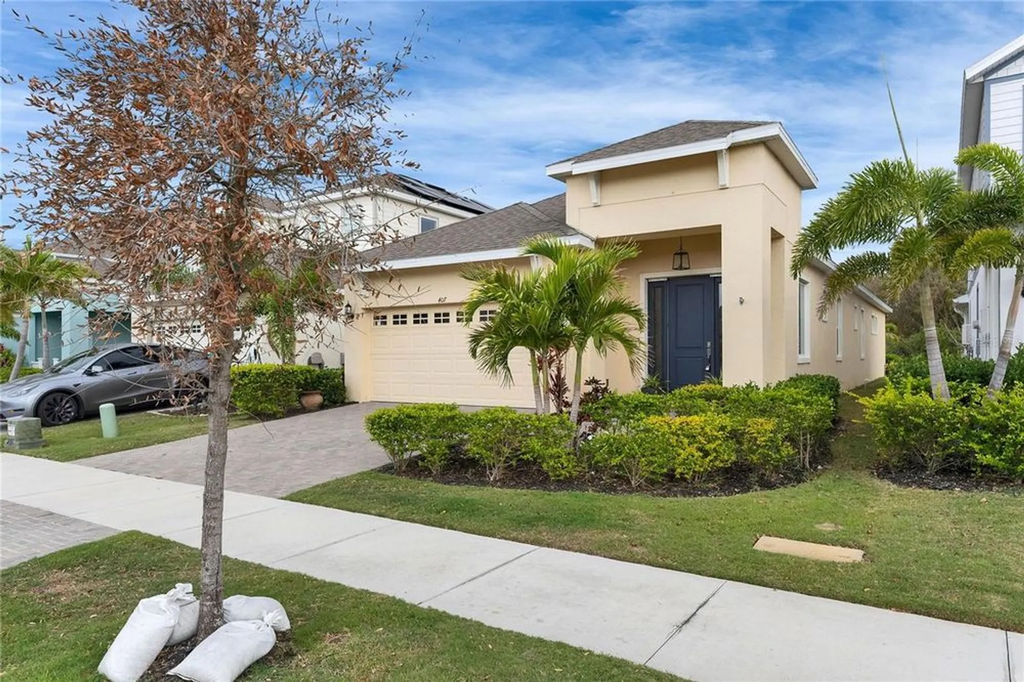 Property Slideshow image 3 of 87 | 407 sandsend ct, Apollo Beach, FL, 33572