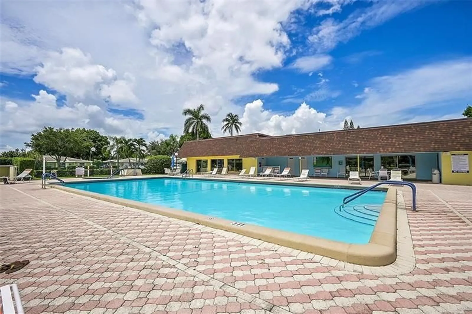 Property Slideshow image 25 of 32 | 1001 flame vine ave apt 201, Delray Beach, FL, 33445
