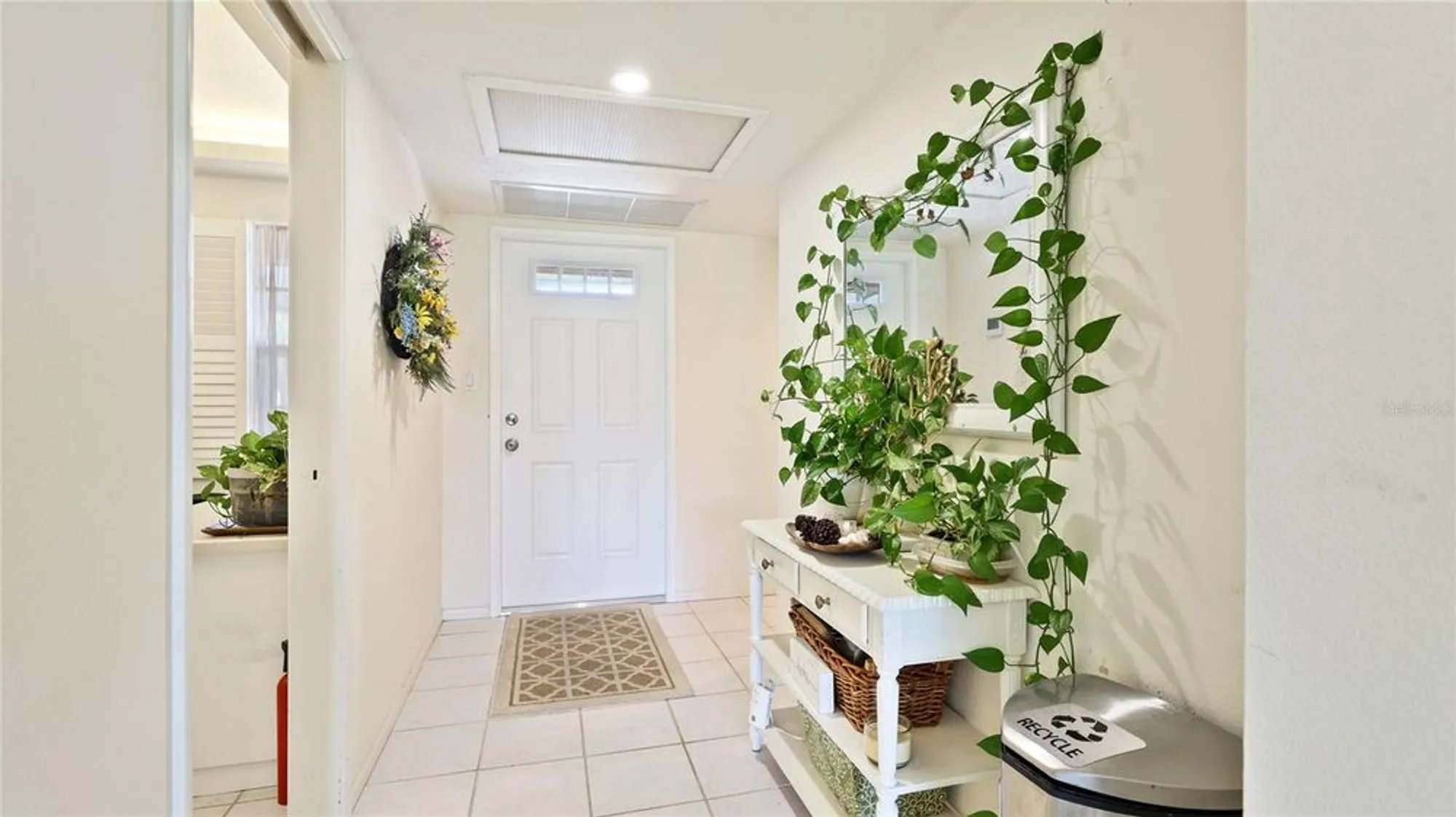 Property Slideshow image 5 of 23 | 7461 w country club dr 206, Sarasota, FL, 34243