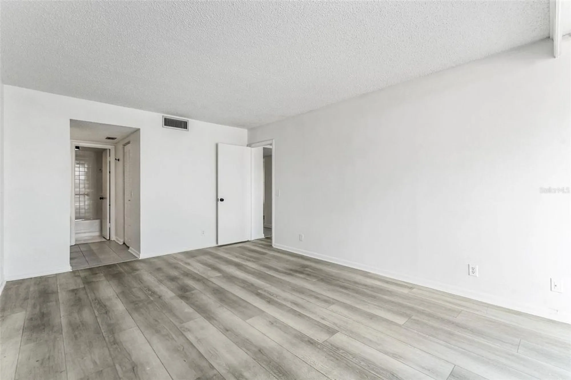 Property Slideshow image 18 of 37 | 6219 palma del mar blvd s apt 301, Saint Petersburg, FL, 33715