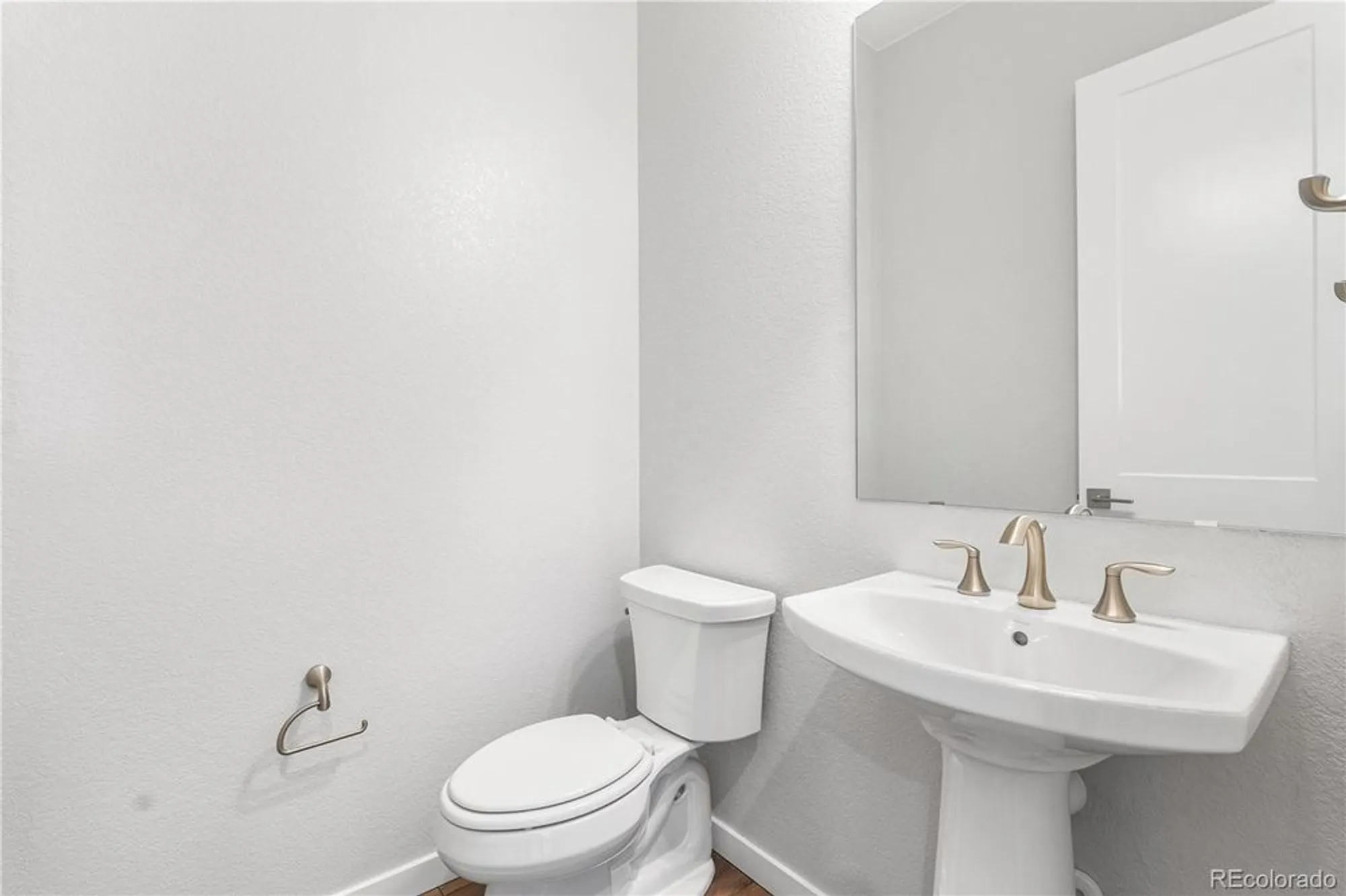 Property Slideshow image 22 of 33 | 11104 amber light cir, Littleton, CO, 80125