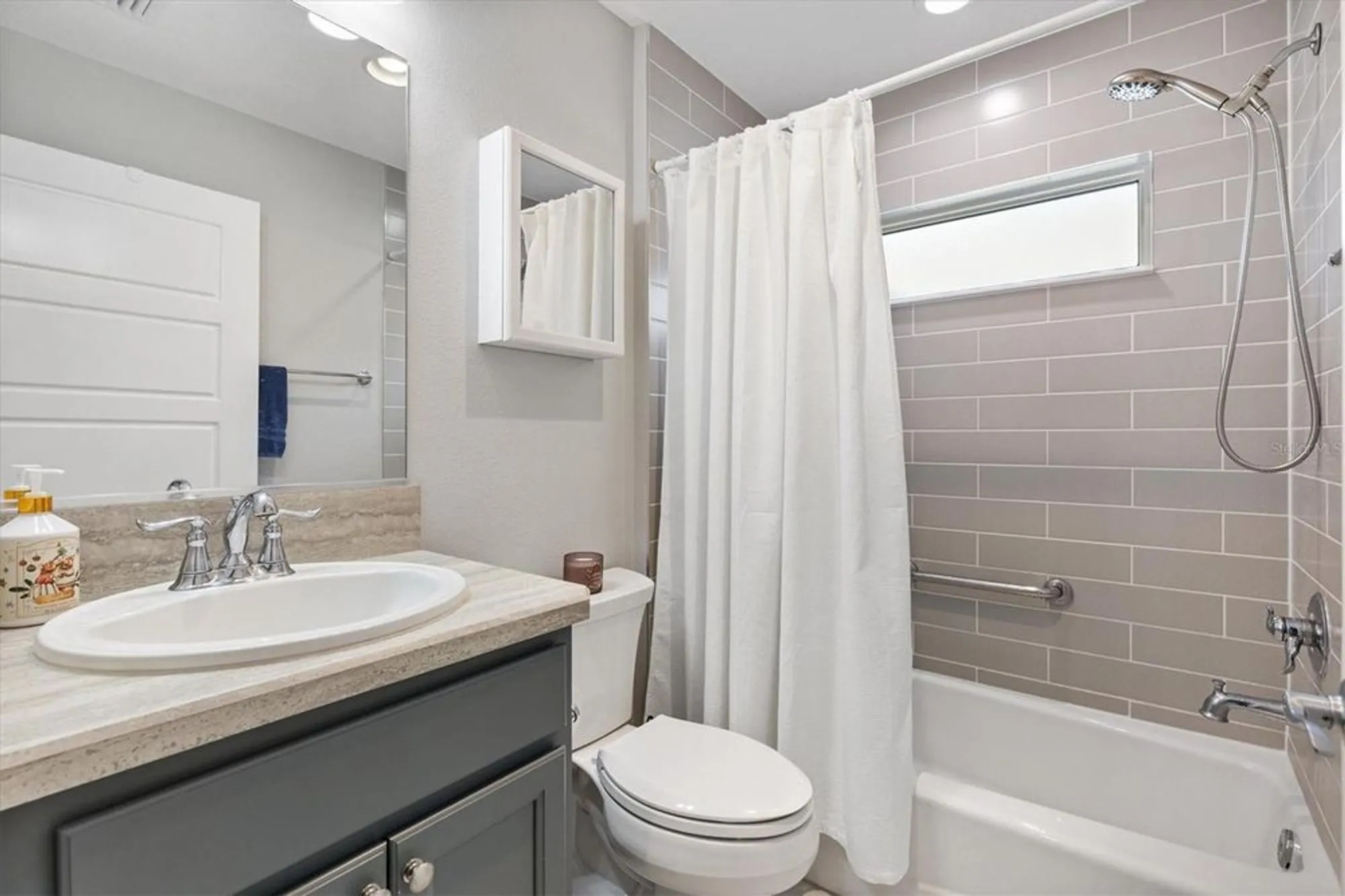 Property Slideshow image 22 of 40 | 2202 landrea loop, The Villages, FL, 32163