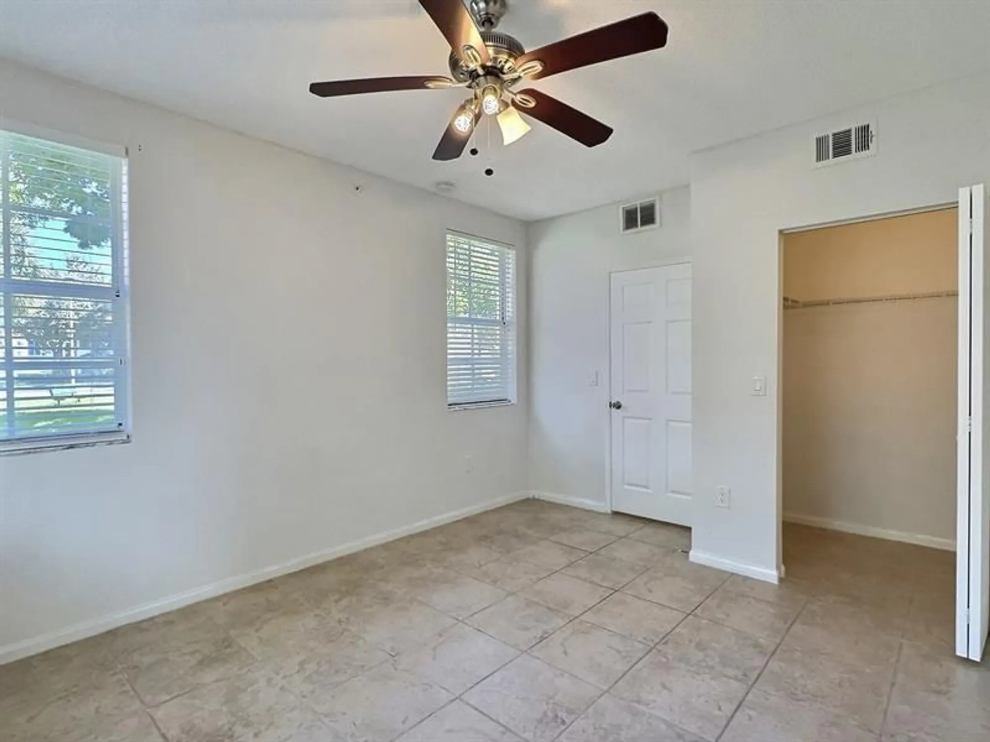 Property Slideshow image 26 of 35 | 7940 n nob hill rd 108, Tamarac, FL, 33321