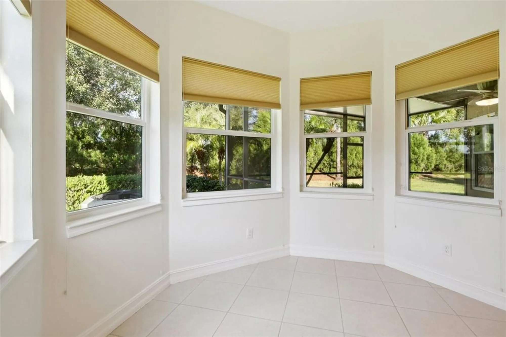 Property Slideshow image 37 of 53 | 5004 sandy brook cir, Wimauma, FL, 33598