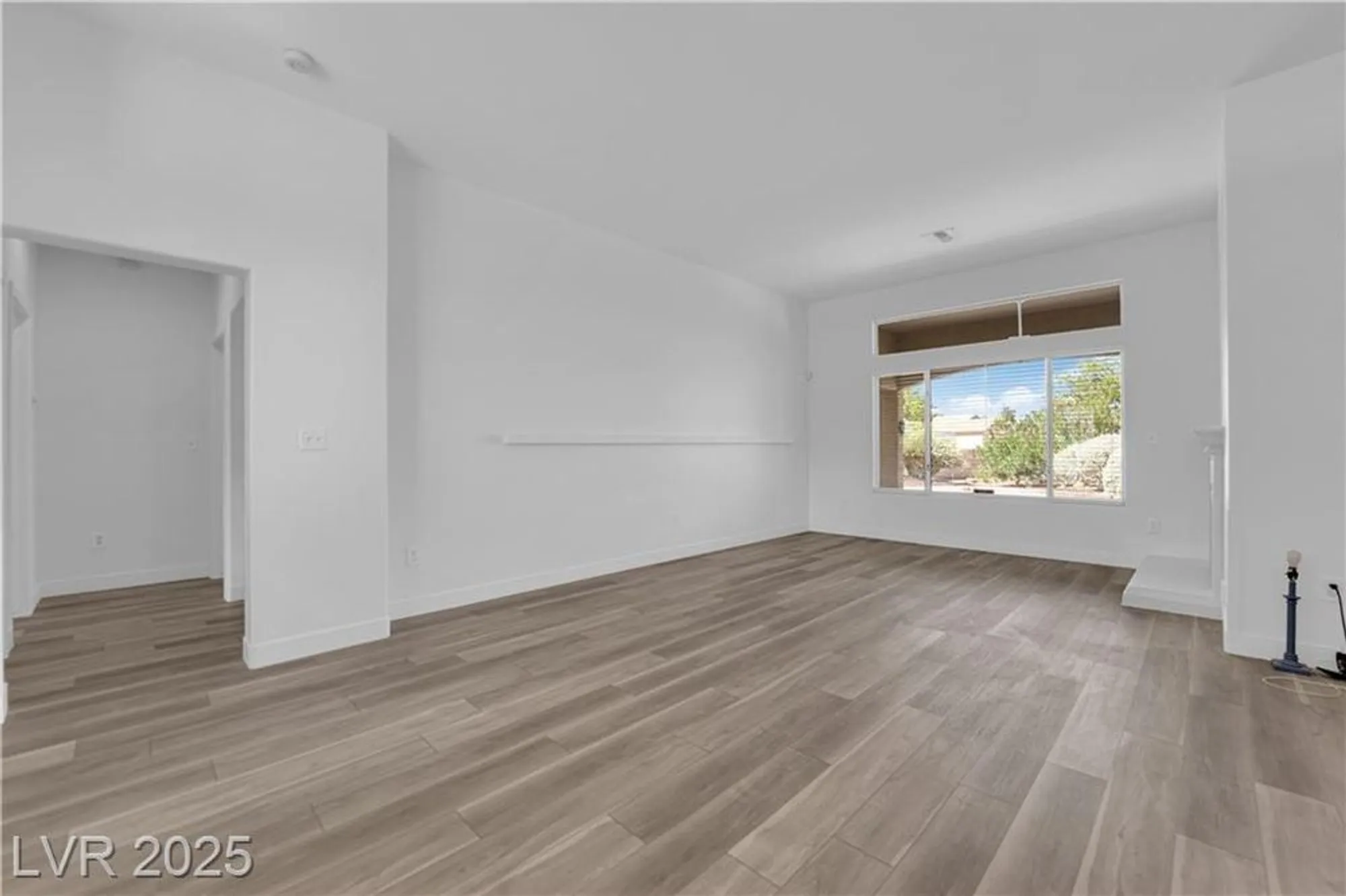 Property Slideshow image 20 of 35 | 10144 hunter springs dr, Las Vegas, NV, 89134