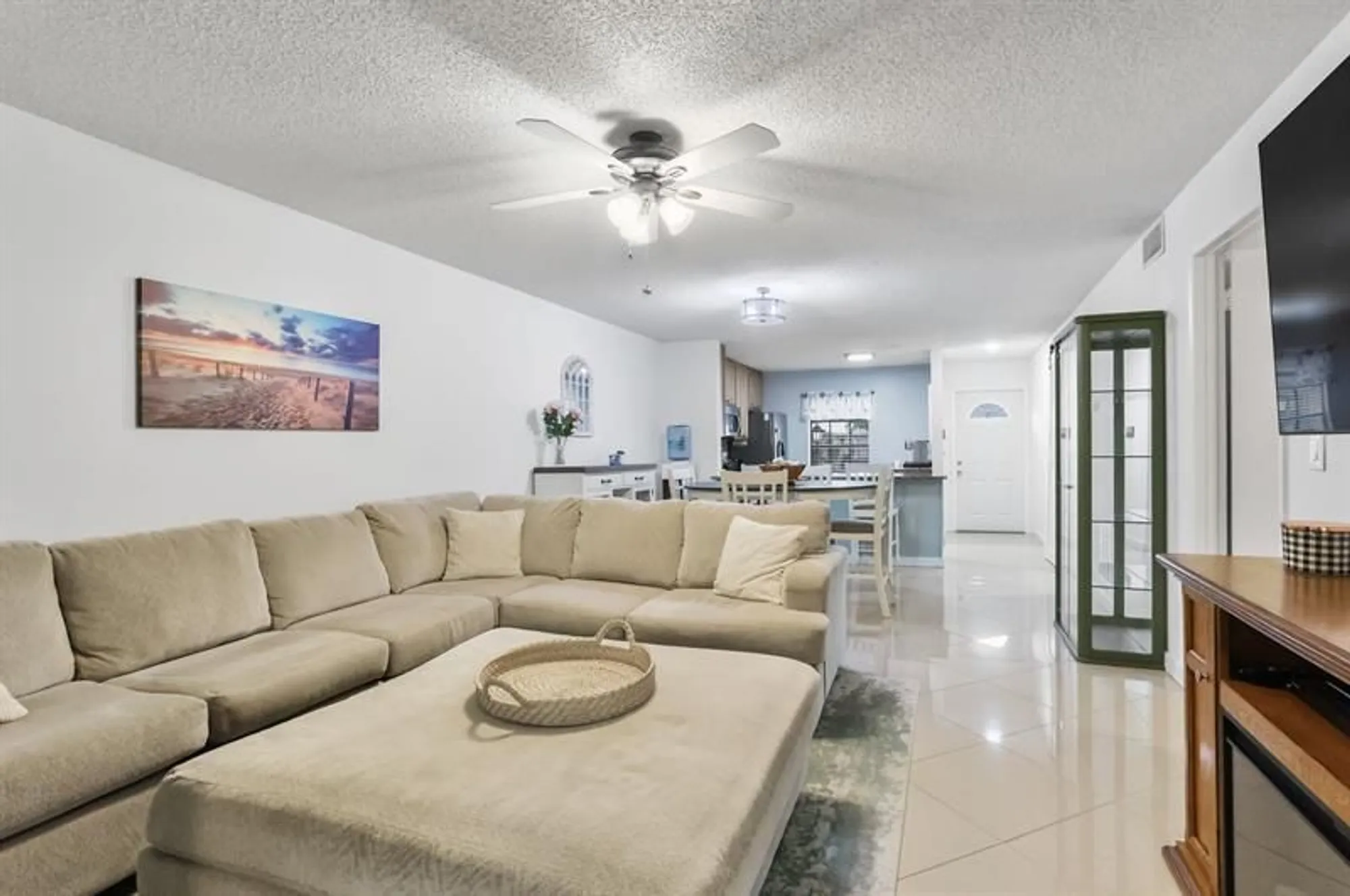 Property Slideshow image 12 of 33 | 395 bennington ln, Lake Worth, FL, 33467