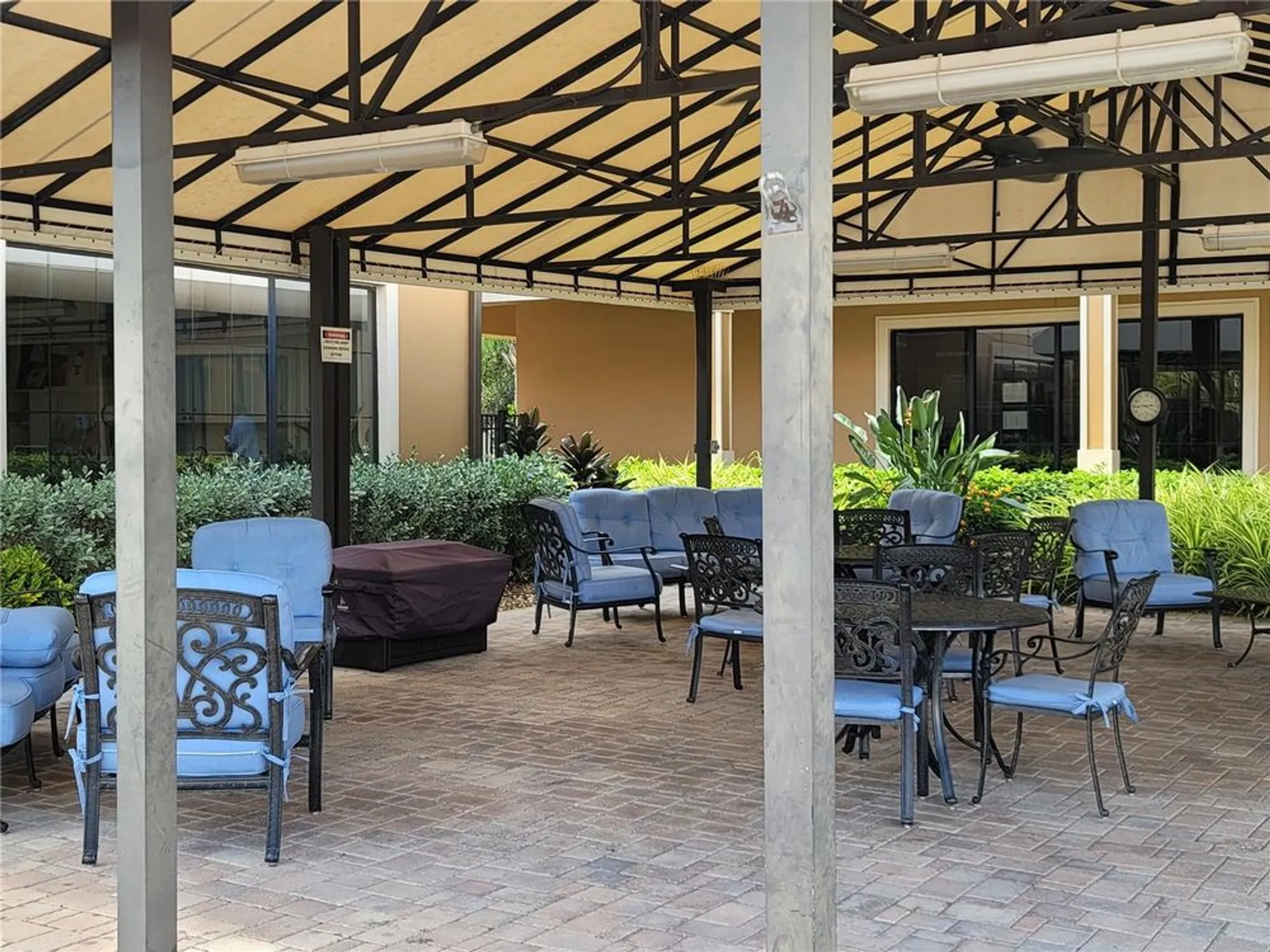 Property Slideshow image 65 of 100 | 303 bluewater falls ct, Apollo Beach, FL, 33572