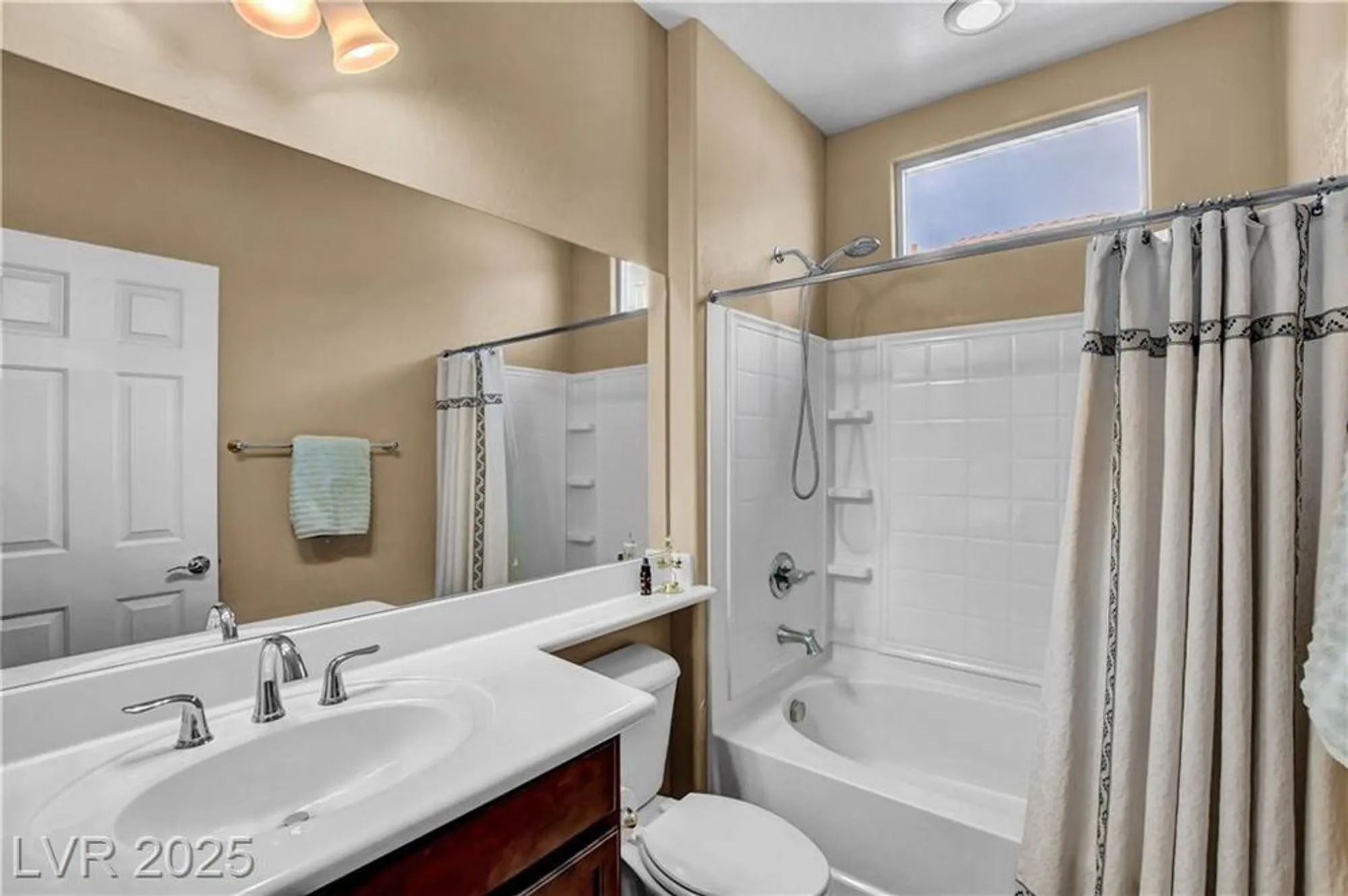 Property Slideshow image 31 of 82 | 5749 keystone crest st, North Las Vegas, NV, 89081