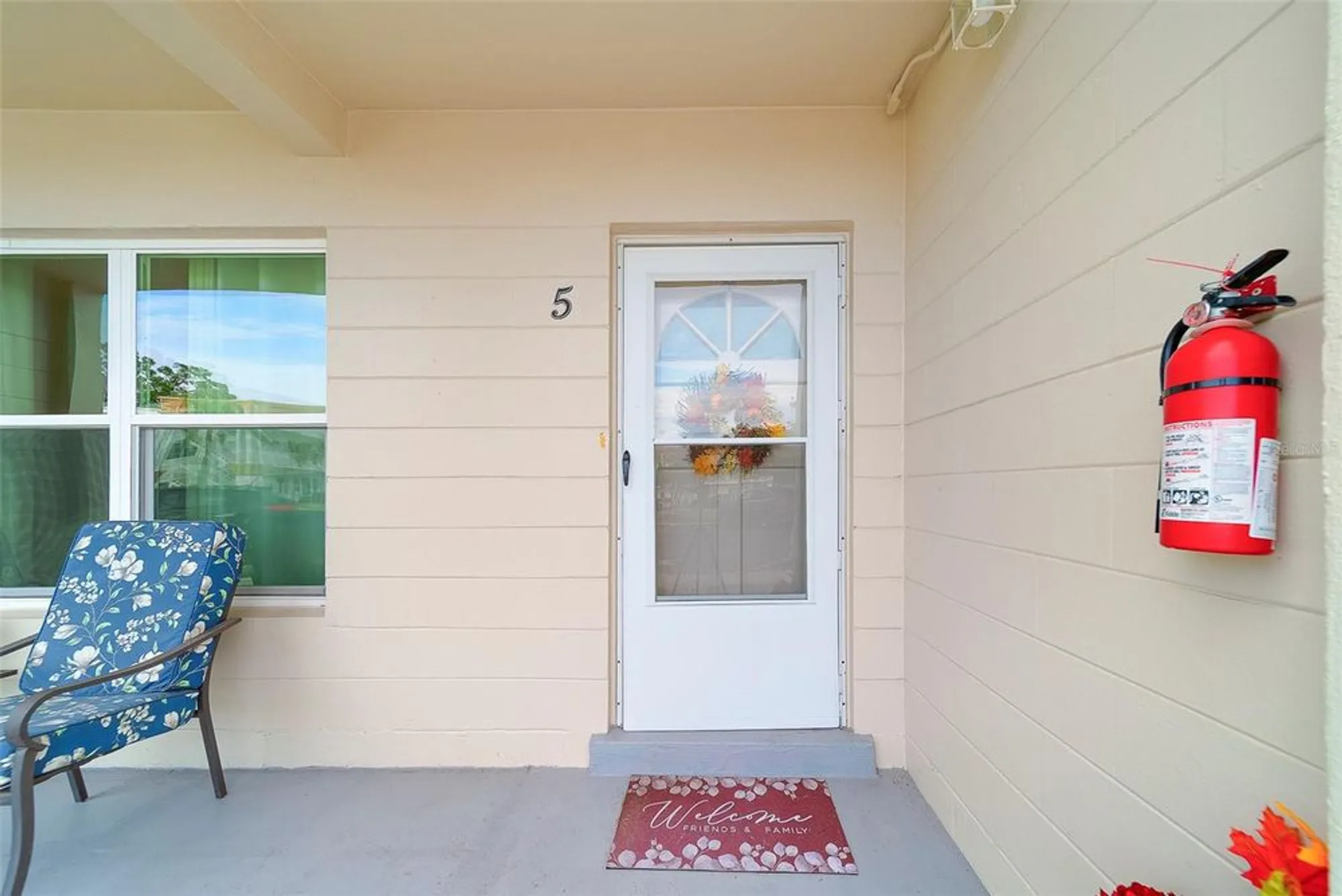 Property Slideshow image 8 of 55 | 2433 brazilia dr apt 5, Clearwater, FL, 33763