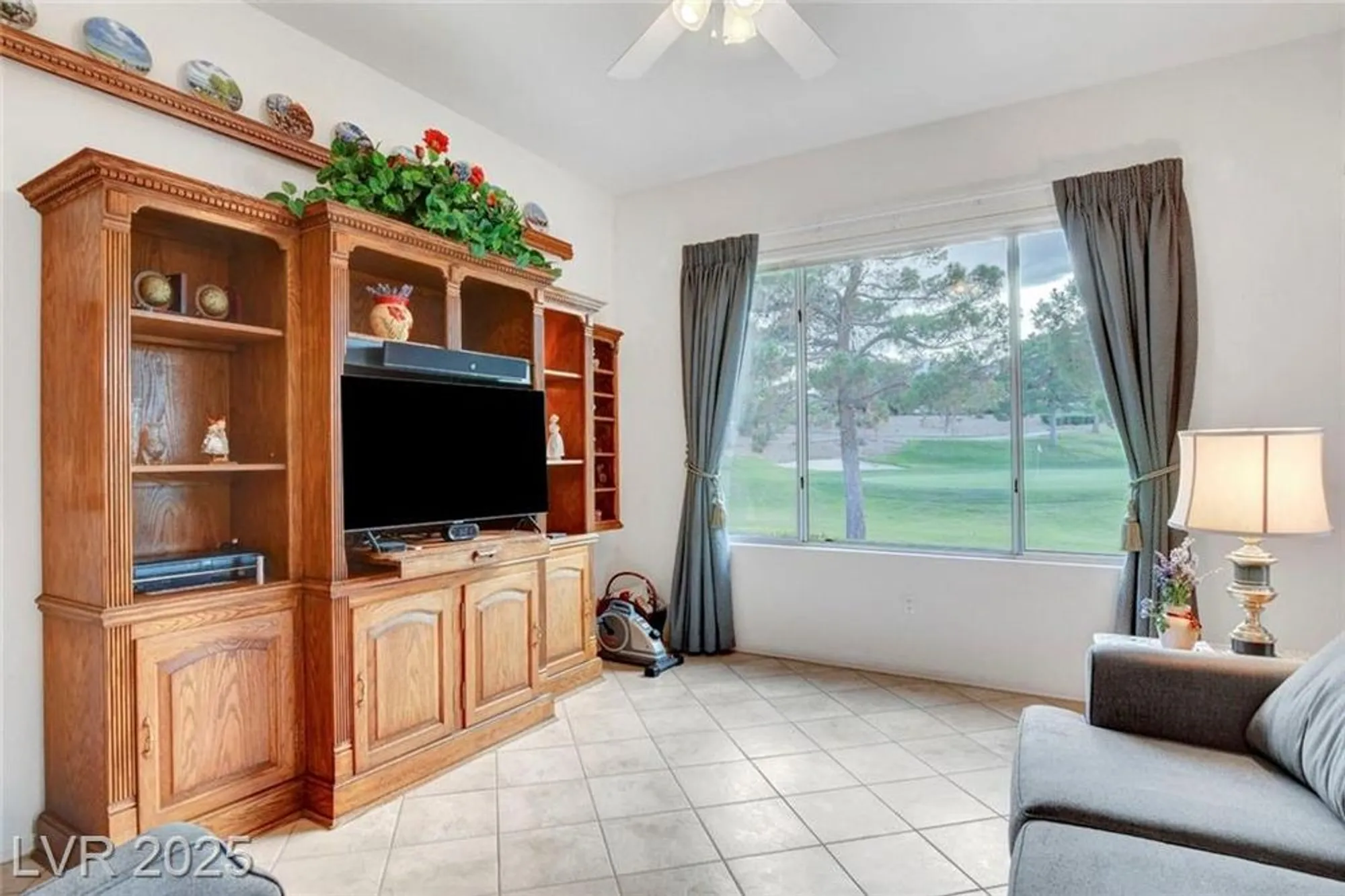 Property Slideshow image 18 of 29 | 3001 swan hill dr, Las Vegas, NV, 89134