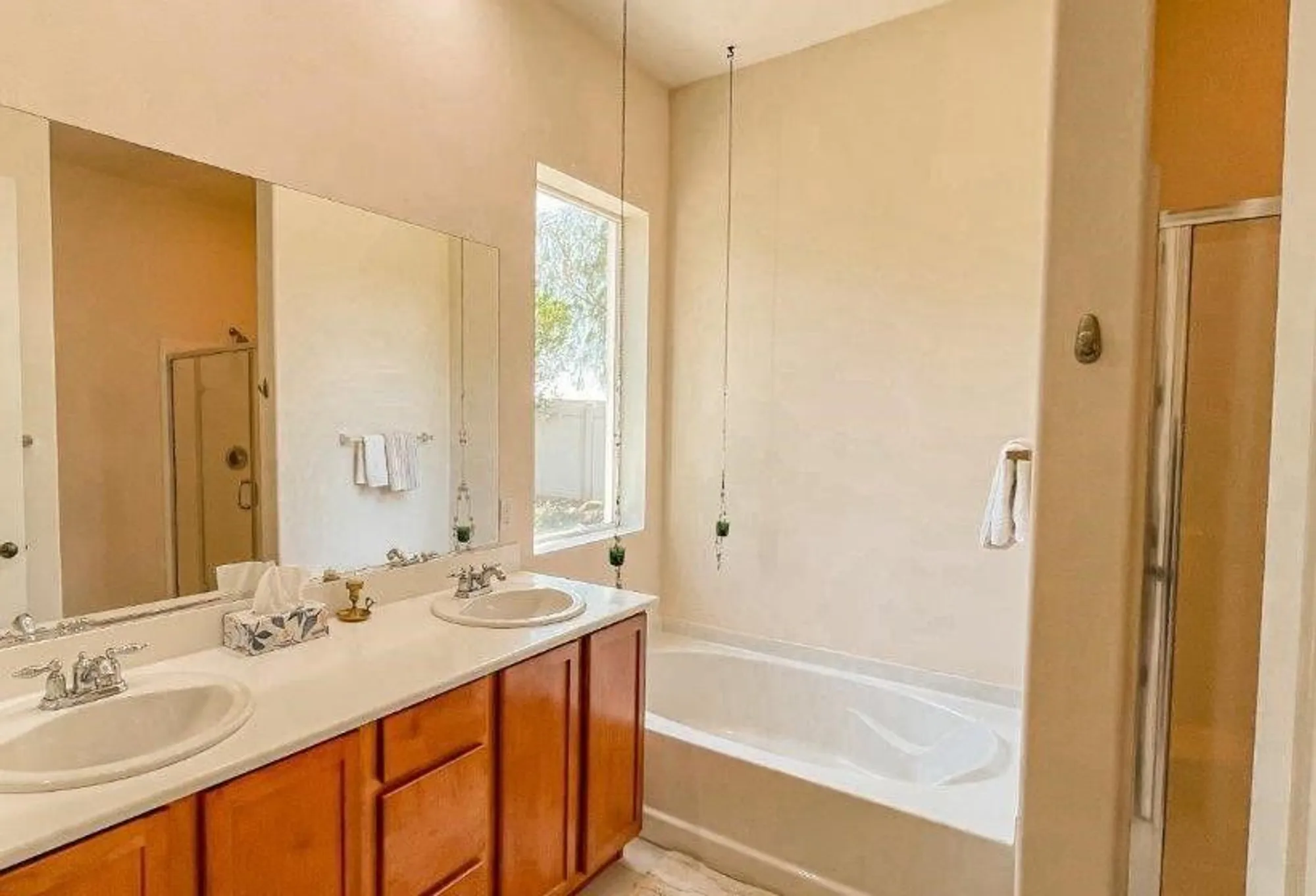 Property Slideshow image 10 of 30 | 14303 terrazzo dr, Bakersfield, CA, 93306