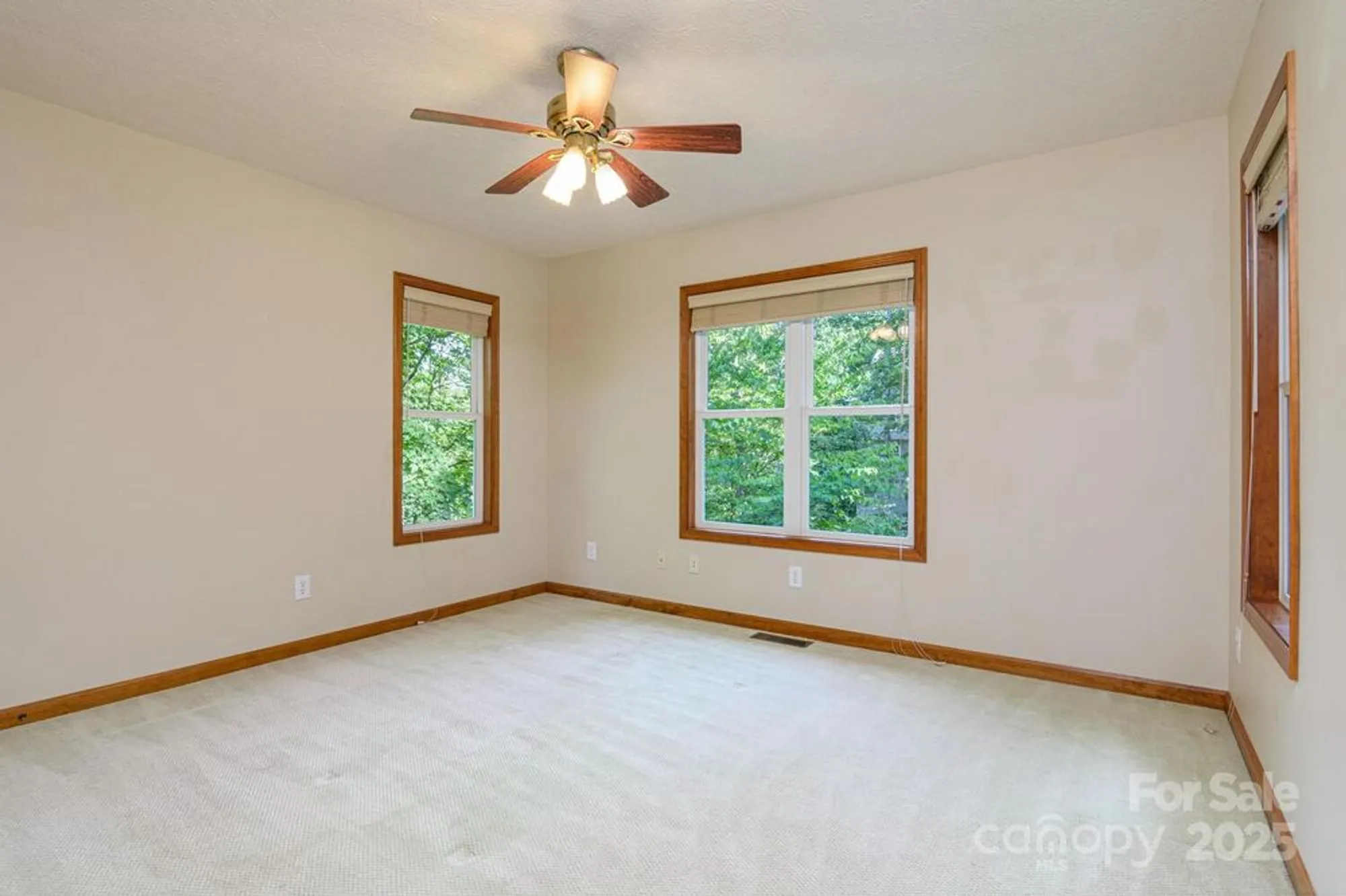 Property Slideshow image 25 of 46 | 299 carriage summitt way, Hendersonville, NC, 28791
