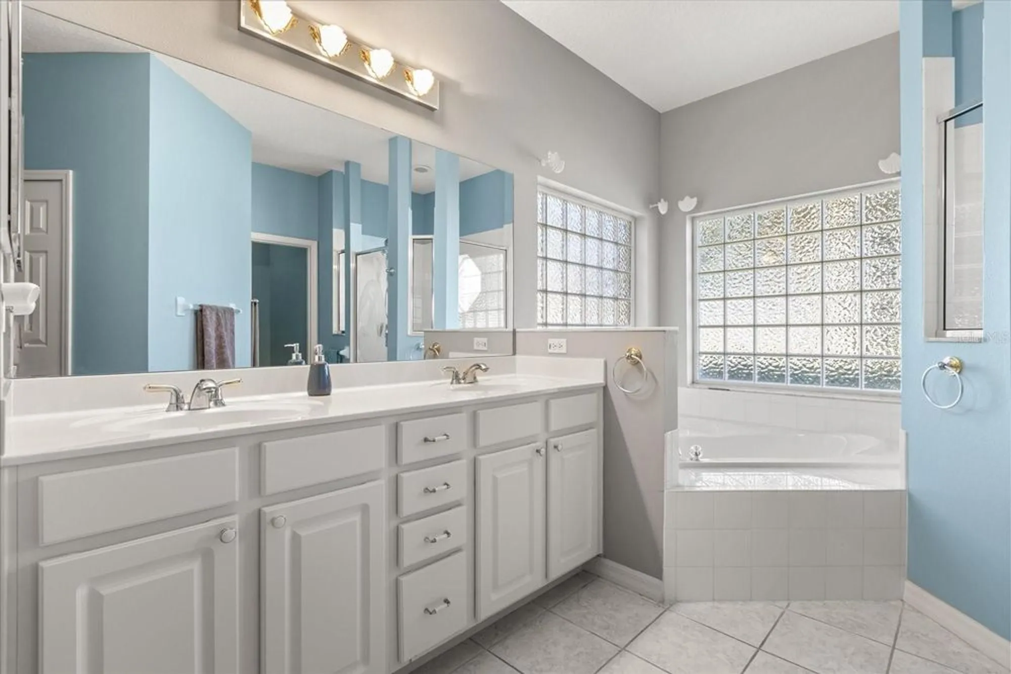 Property Slideshow image 29 of 52 | 5435 grove mnr, Lady Lake, FL, 32159