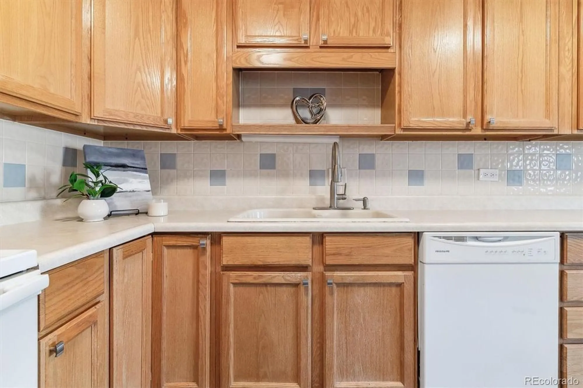Property Slideshow image 6 of 50 | 775 s alton way unit 3c, Denver, CO, 80247