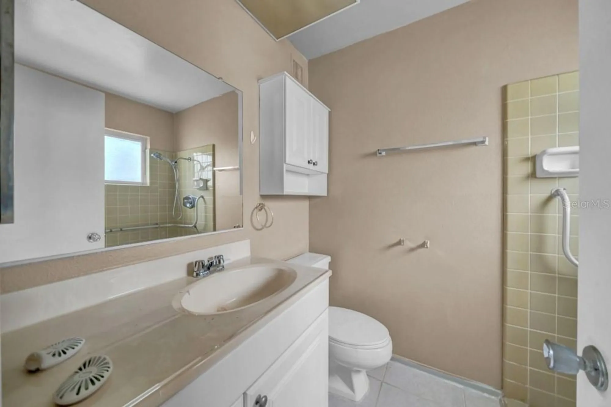 Property Slideshow image 9 of 12 | 1808 milford cir, Sun City Center, FL, 33573