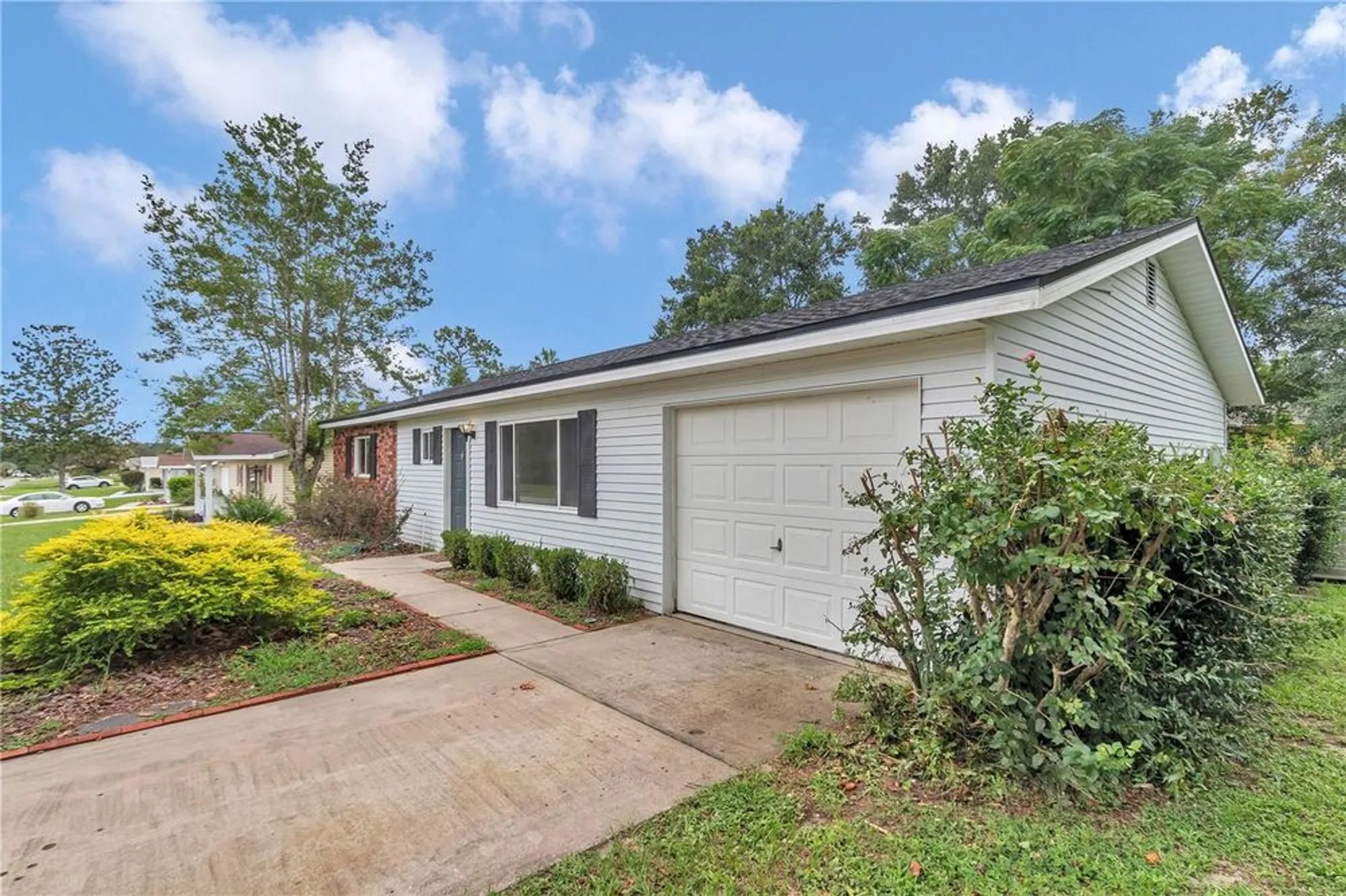 Property Slideshow image 4 of 32 | 8424 sw 107th pl, Ocala, FL, 34481