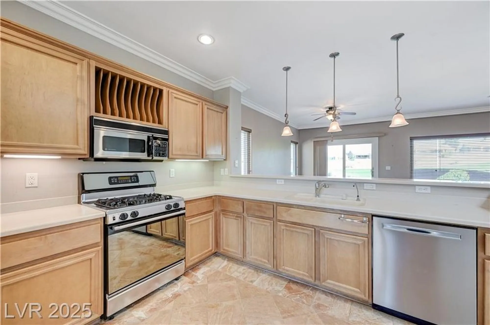 Property Slideshow image 11 of 41 | 2738 grand forks rd, Henderson, NV, 89052