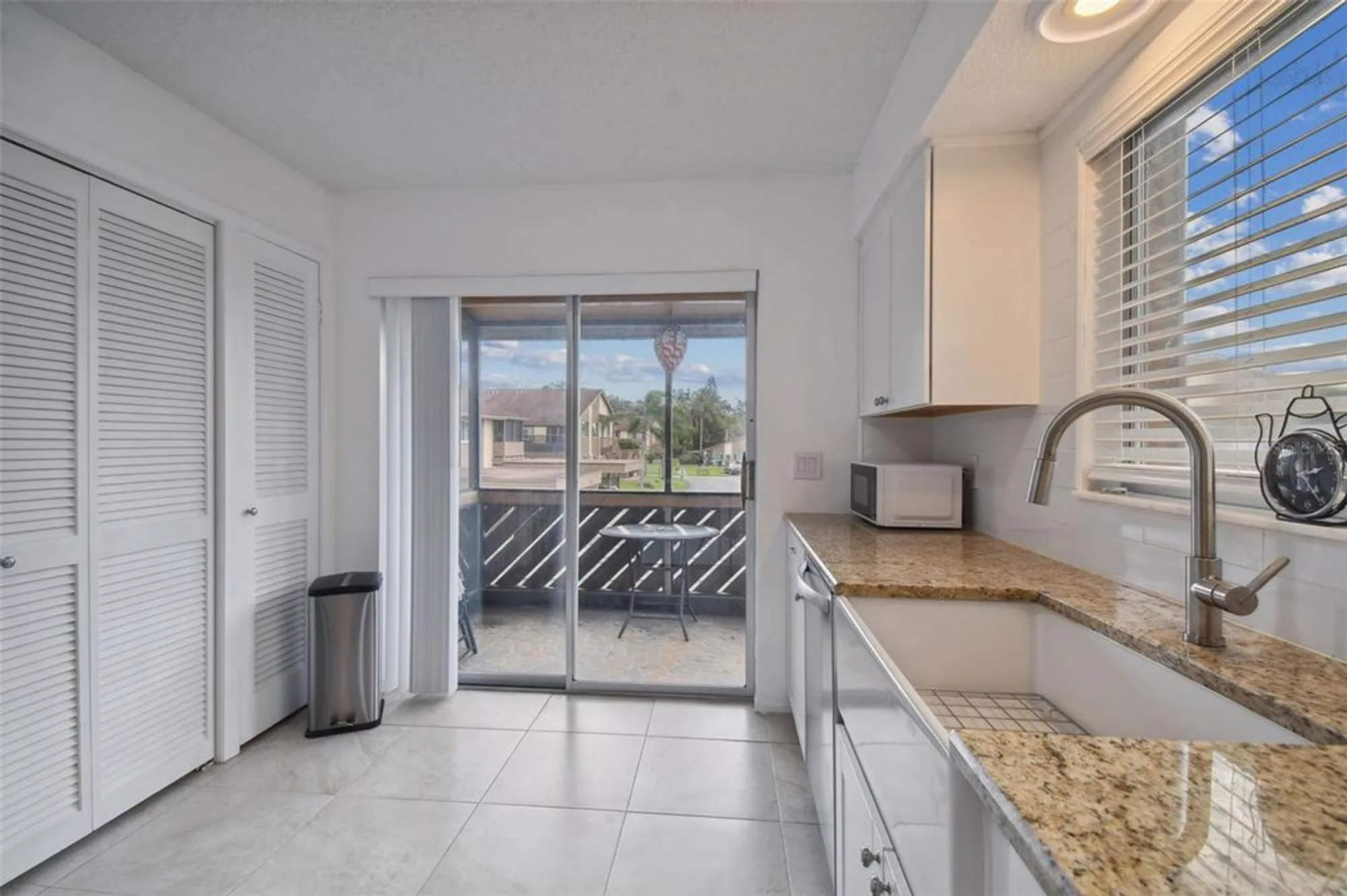 Property Slideshow image 14 of 46 | 4028 davit dr # 4028, New Port Richey, FL, 34652