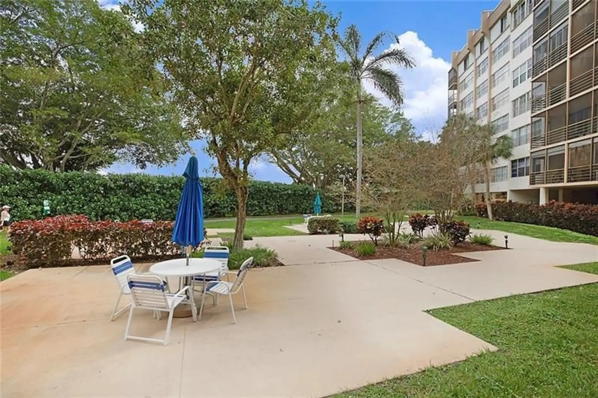 Property Slideshow image 25 of 26 | 1400 saint charles pl 616, Pembroke Pines, FL, 33026