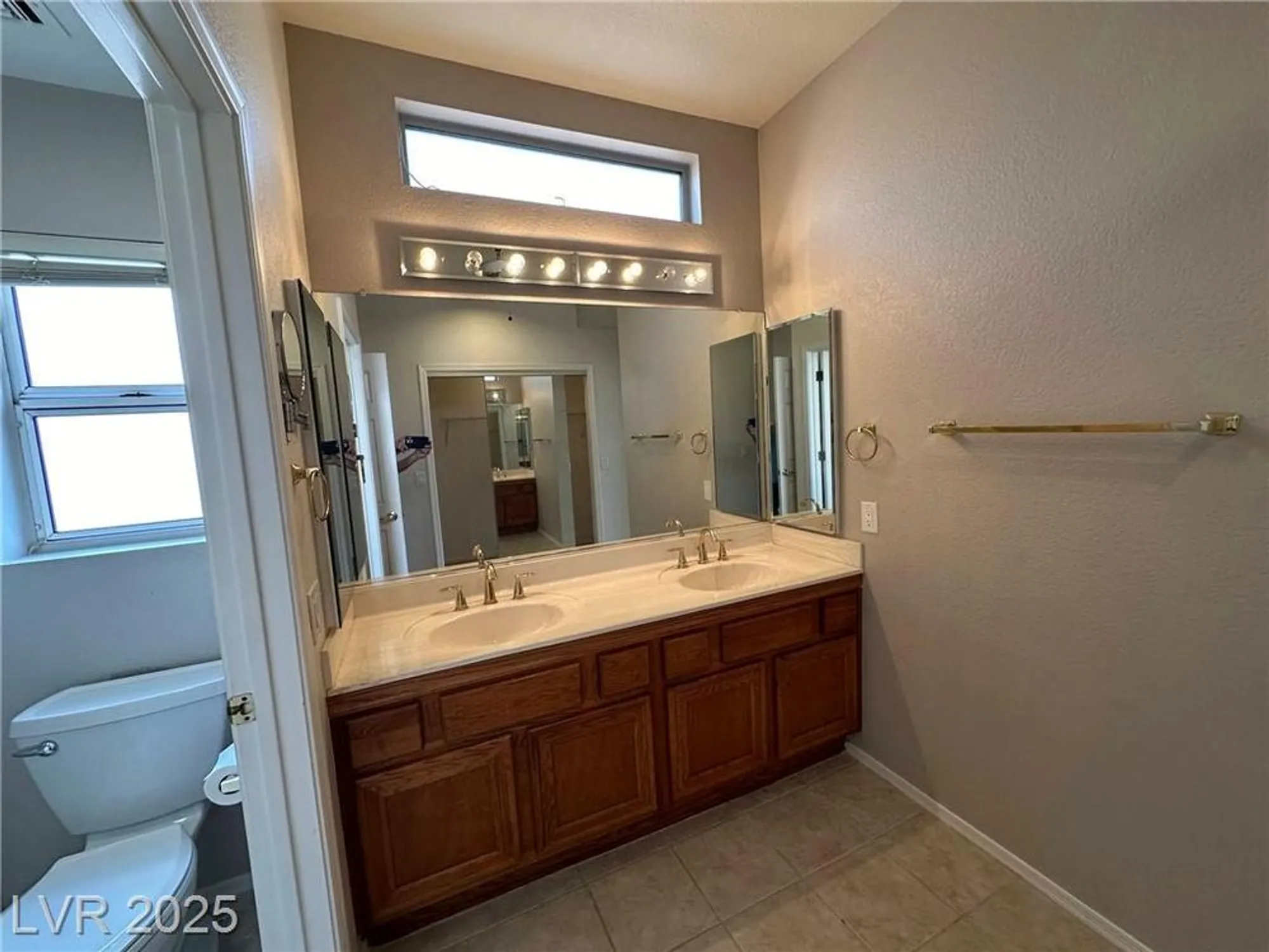Property Slideshow image 19 of 27 | 3032 hidden treasure dr, Las Vegas, NV, 89134