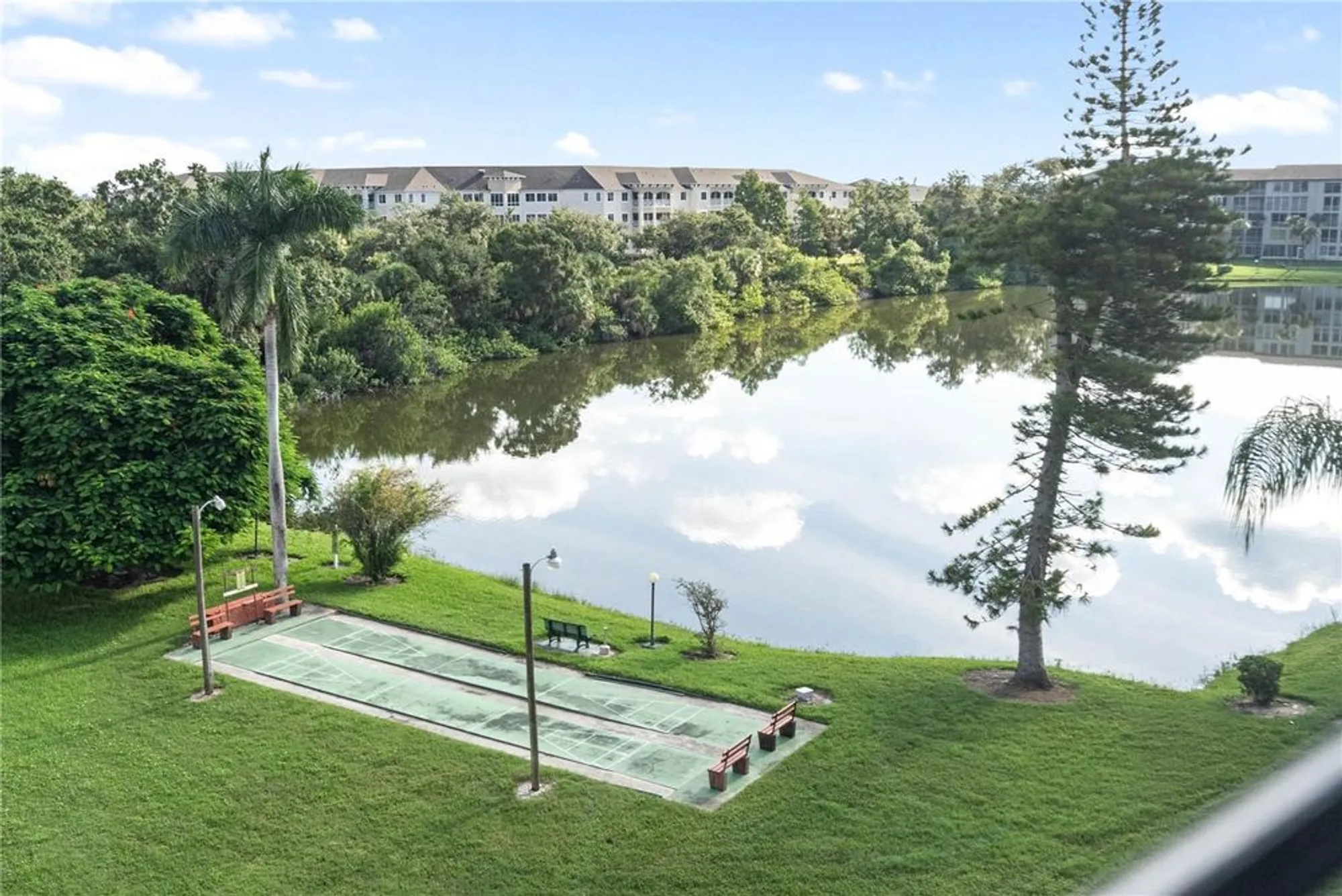 Property Slideshow image 32 of 49 | 3653 lake bayshore dr # j503, Bradenton, FL, 34205