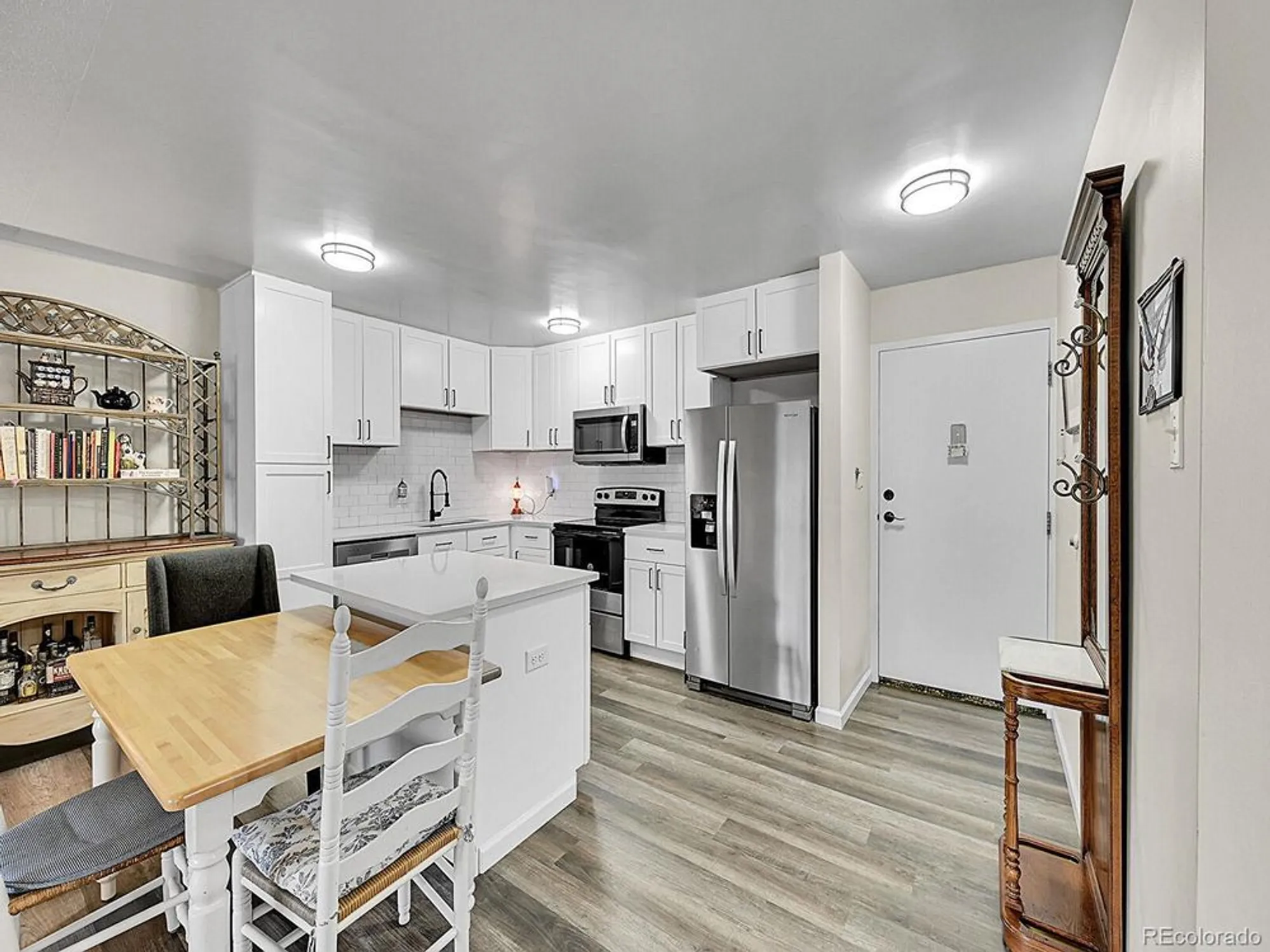 Property Slideshow image 2 of 47 | 645 s alton way 4c, Denver, CO, 80247