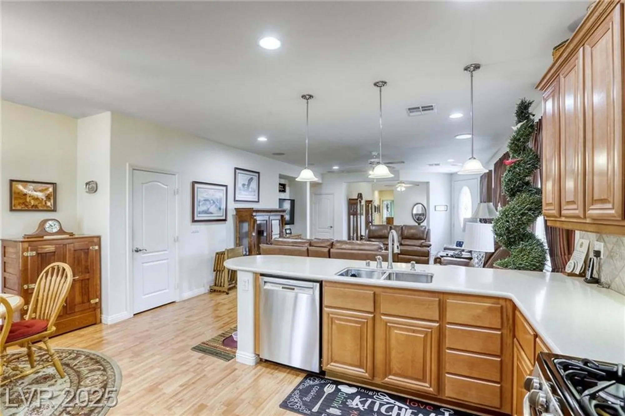 Property Slideshow image 16 of 65 | 3736 rocklin peak ave, North Las Vegas, NV, 89081