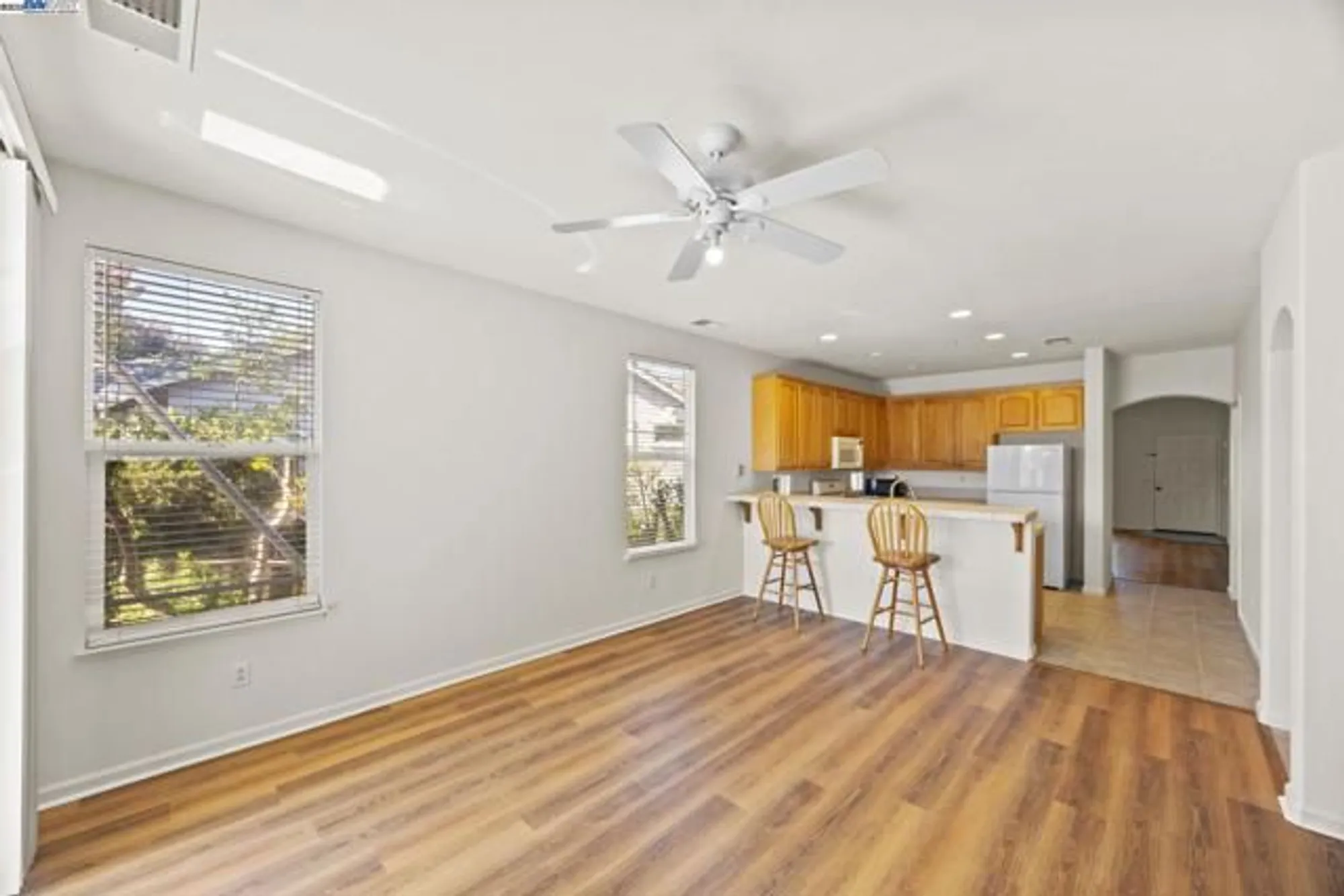 Property Slideshow image 7 of 36 | 993 centennial dr, Brentwood, CA, 94513