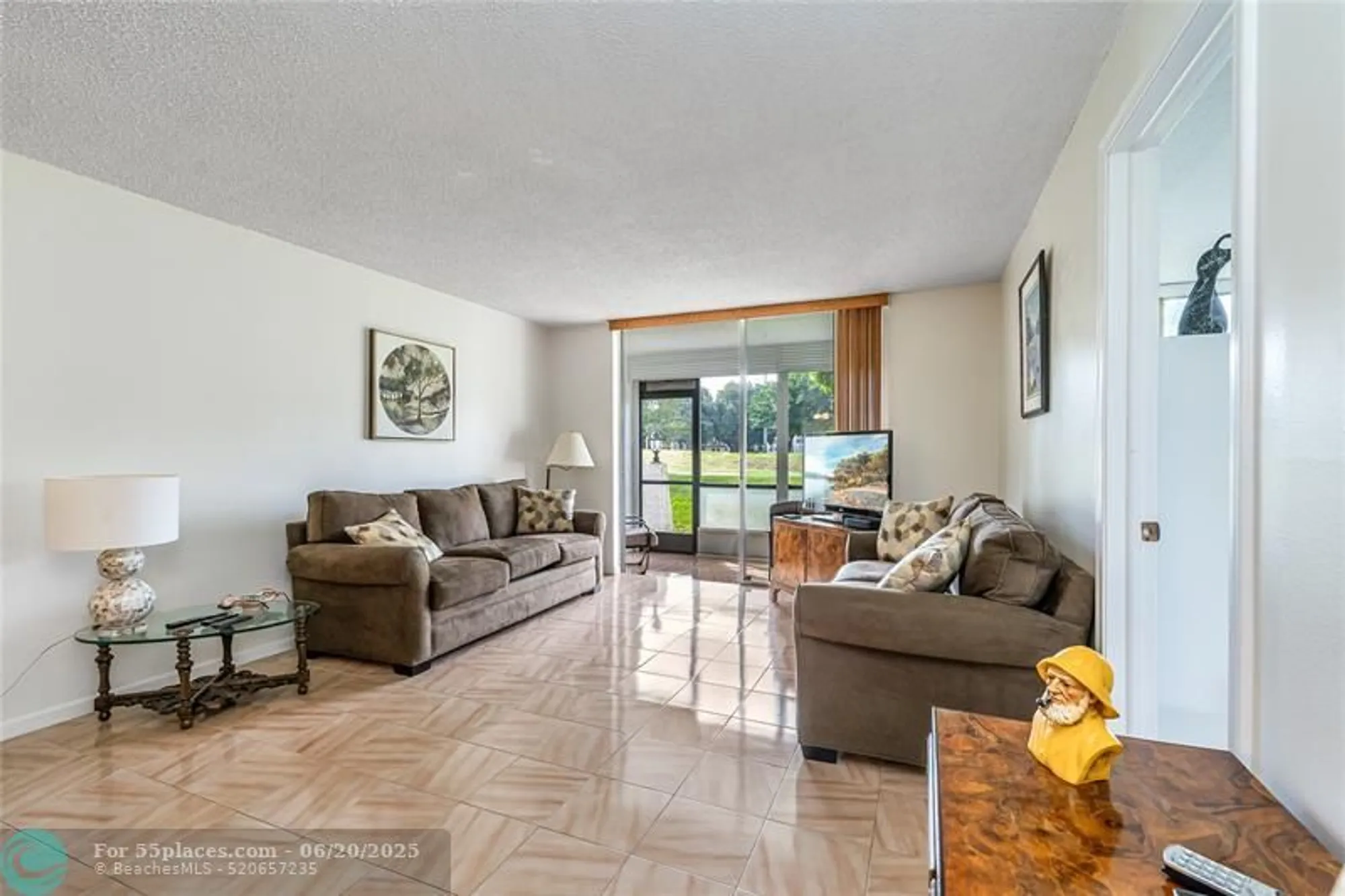 Property Slideshow image 8 of 58 | 811 s hollybrook dr 103, Pembroke Pines, FL, 33025