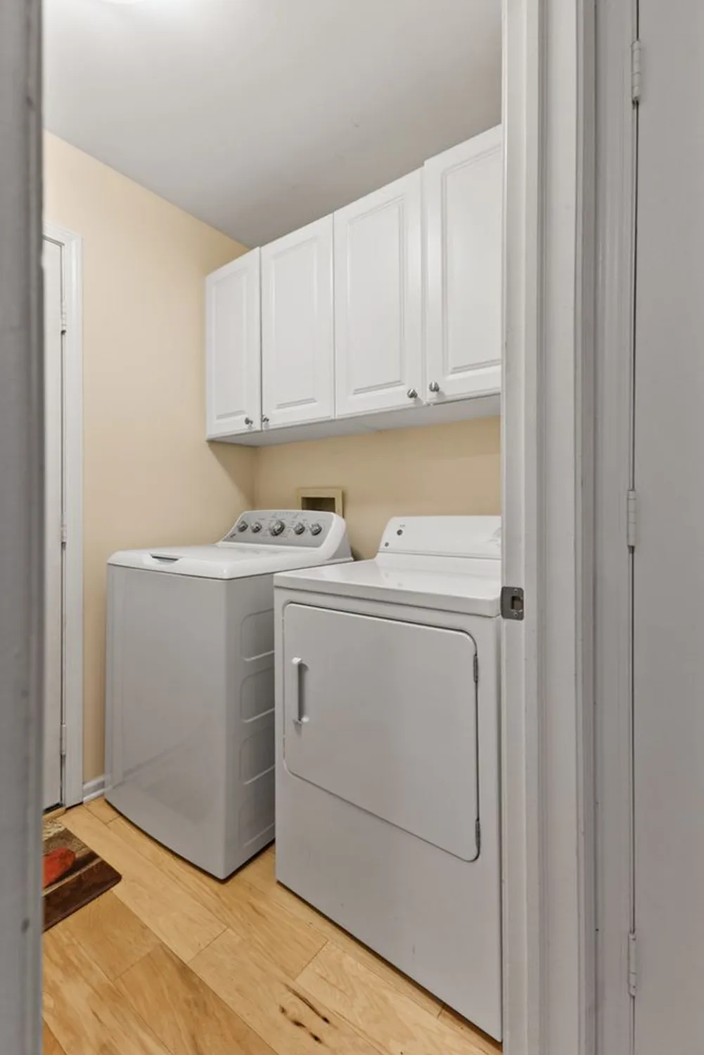 Property Slideshow image 21 of 26 | 748 shoreline rd, Lake Barrington, IL, 60010