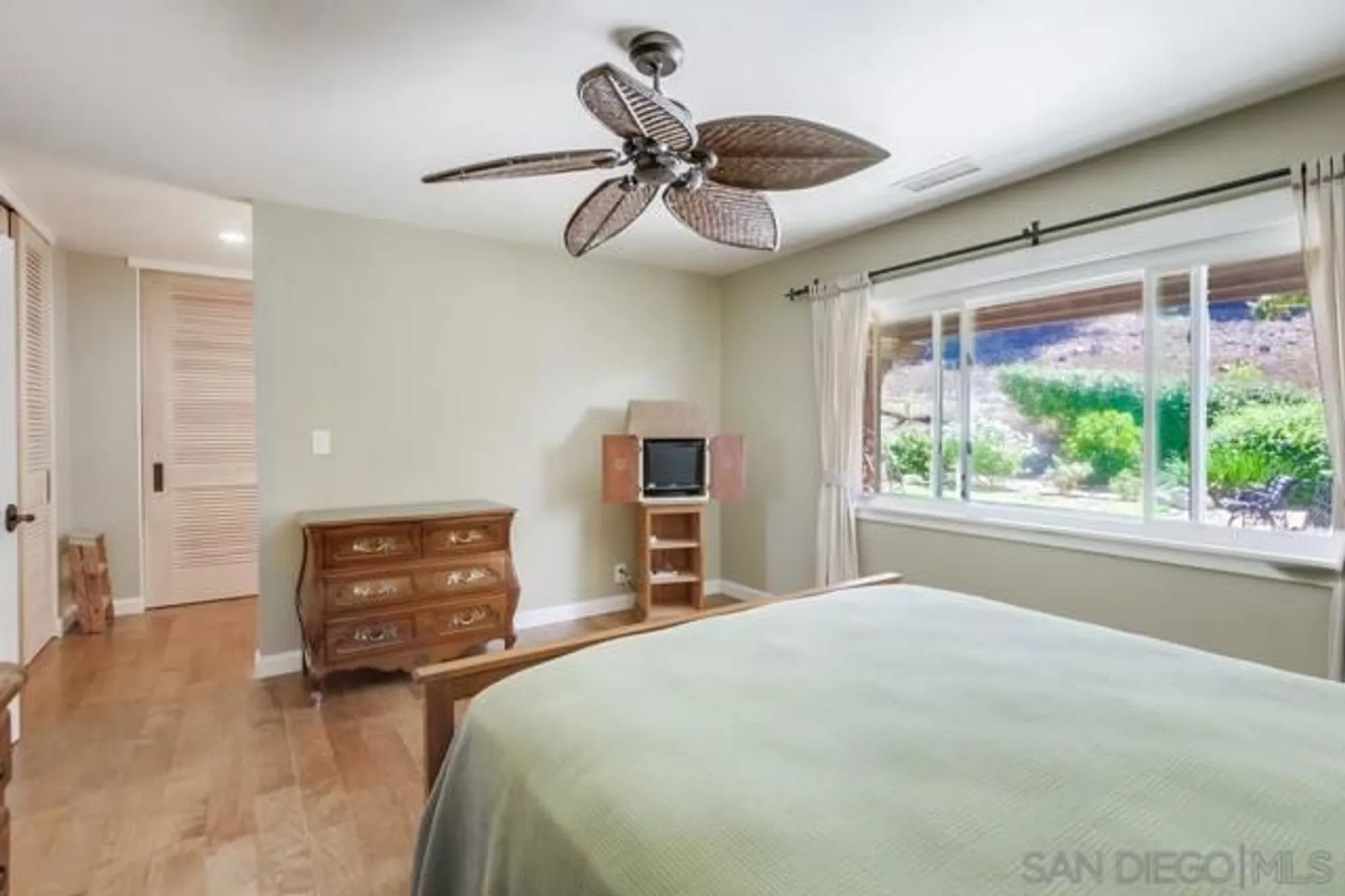 Property Slideshow image 28 of 44 | 1454 la plaza dr, San Marcos, CA, 92078