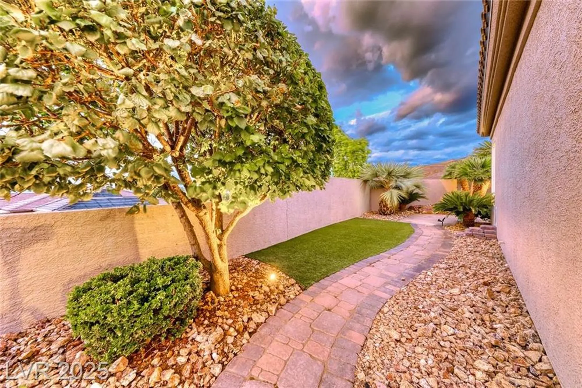 Property Slideshow image 47 of 67 | 2142 sandstone cliffs dr, Henderson, NV, 89044