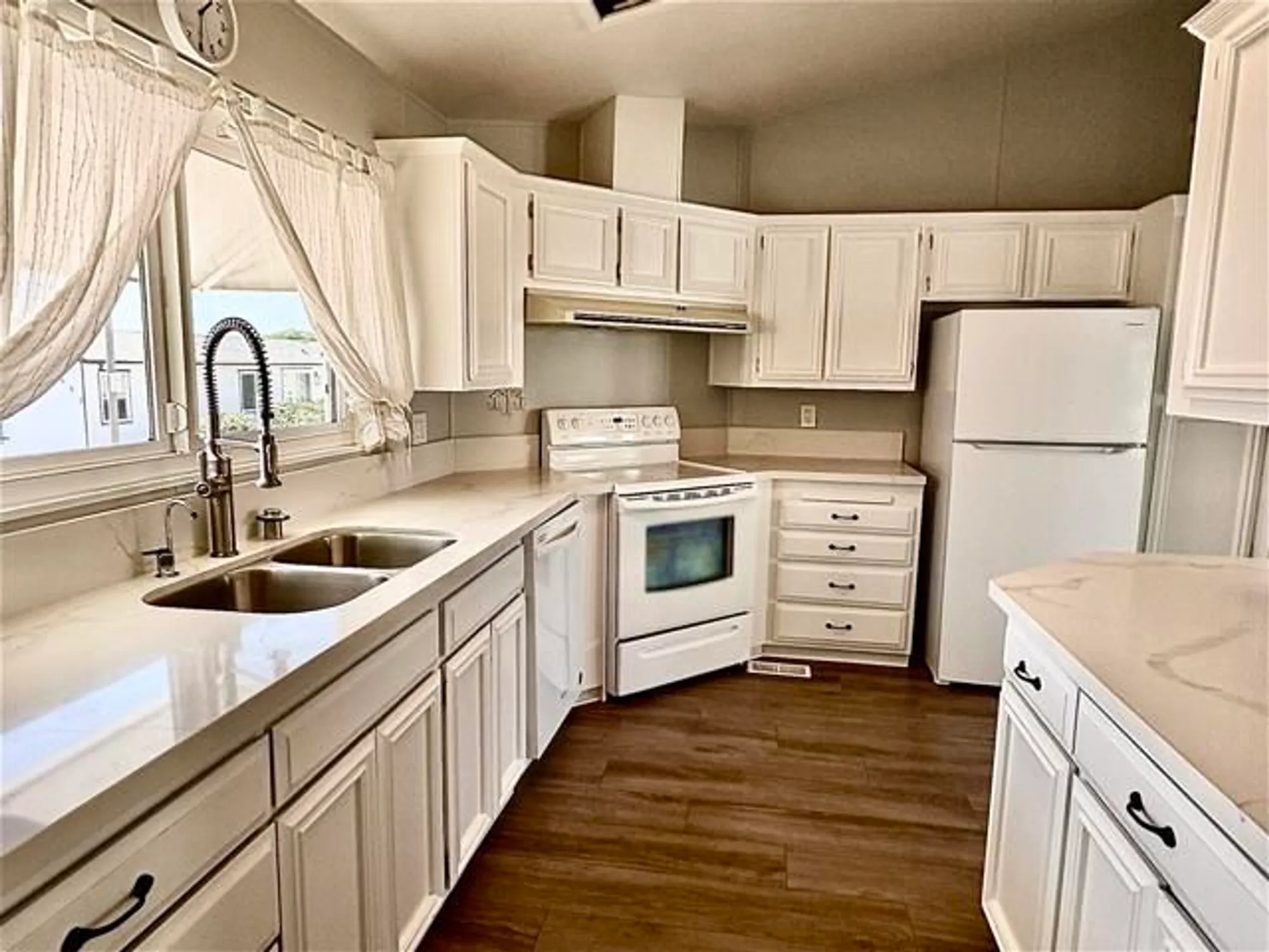 Property Slideshow image 12 of 32 | 629 via santa cruz, Vista, CA, 92081