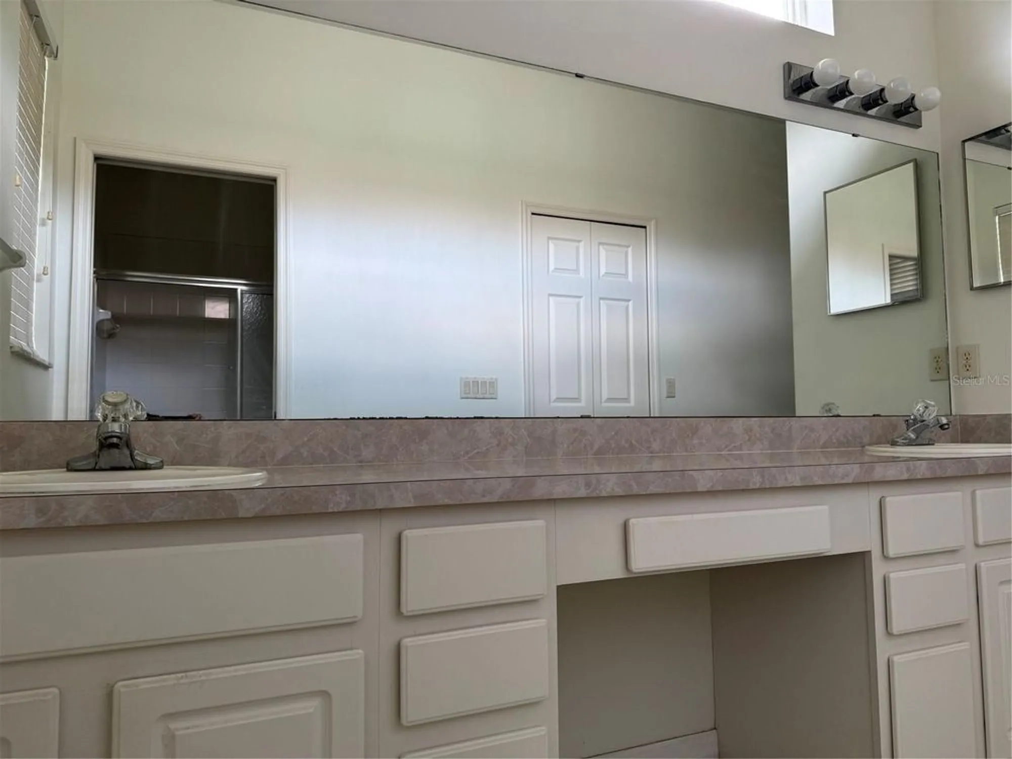 Property Slideshow image 14 of 27 | 3323 songbird ln, Lakeland, FL, 33811