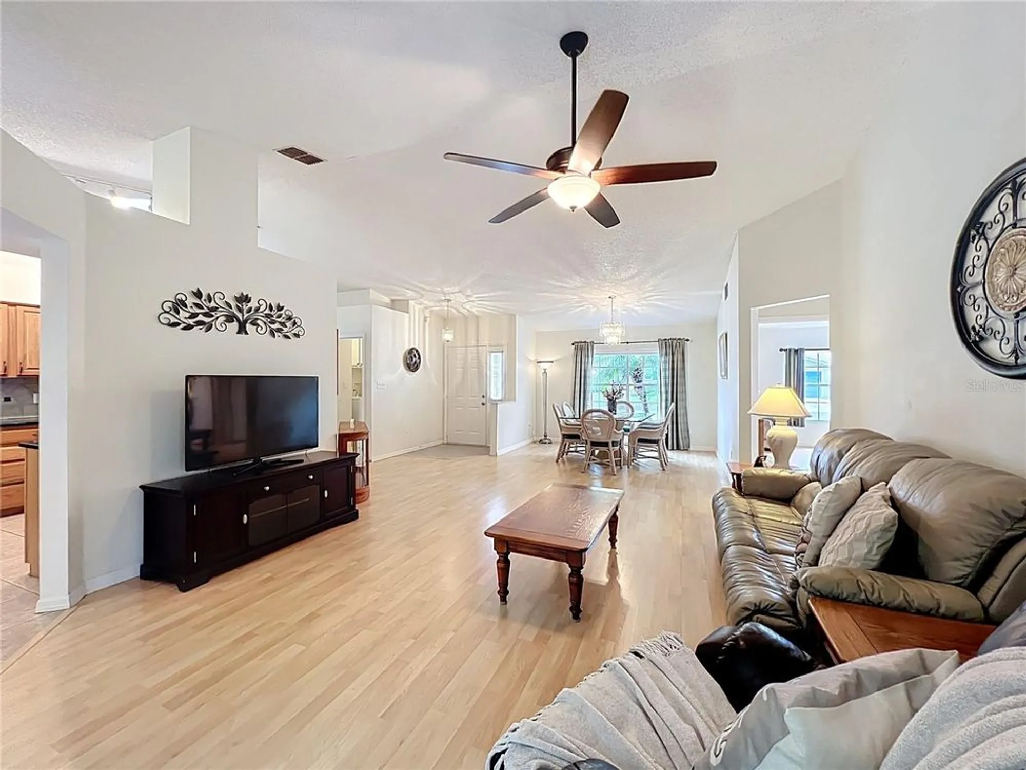 Property Slideshow image 10 of 58 | 5053 el destino dr, Leesburg, FL, 34748