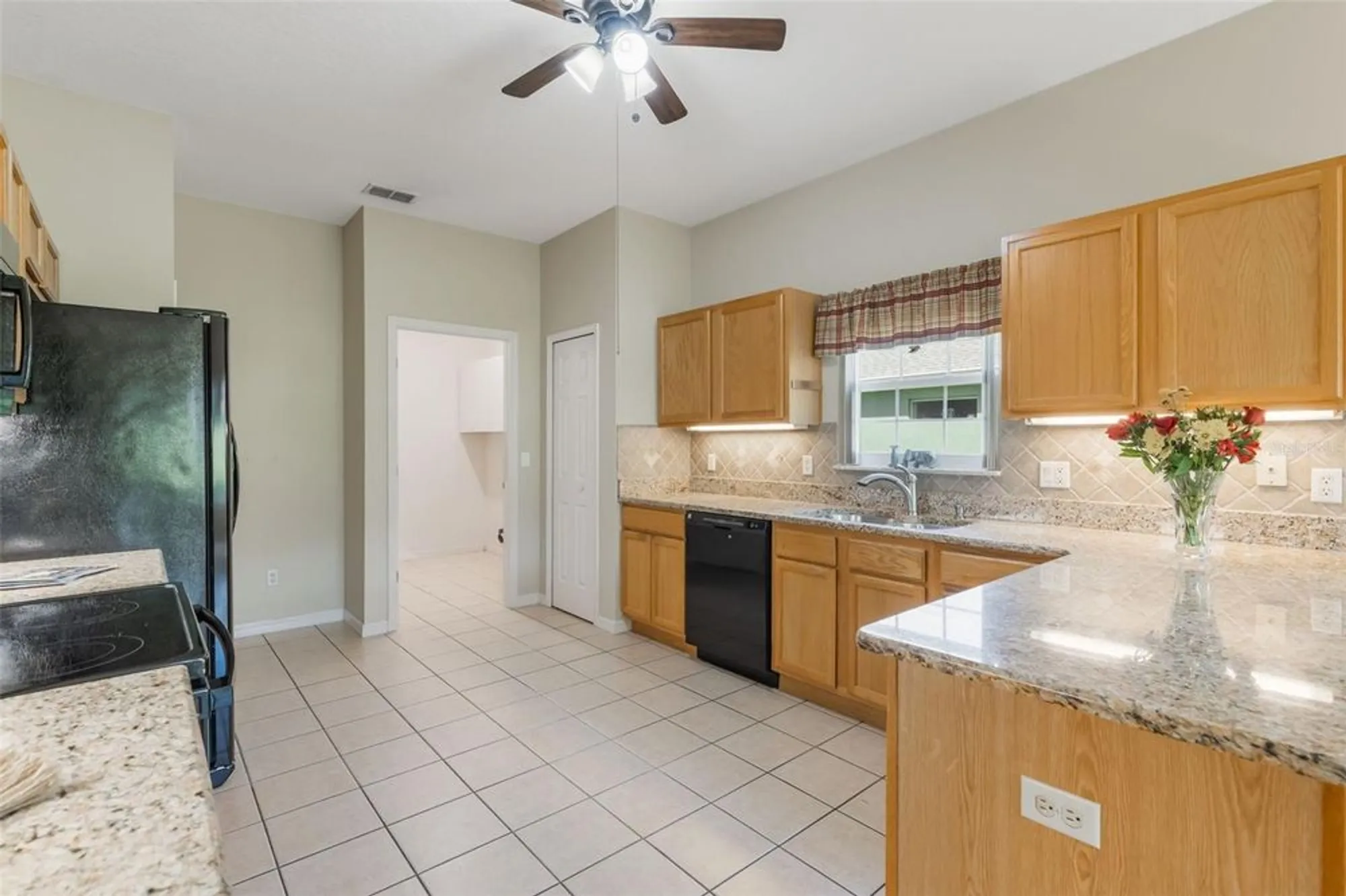 Property Slideshow image 11 of 61 | 24502 parlange ct, Leesburg, FL, 34748