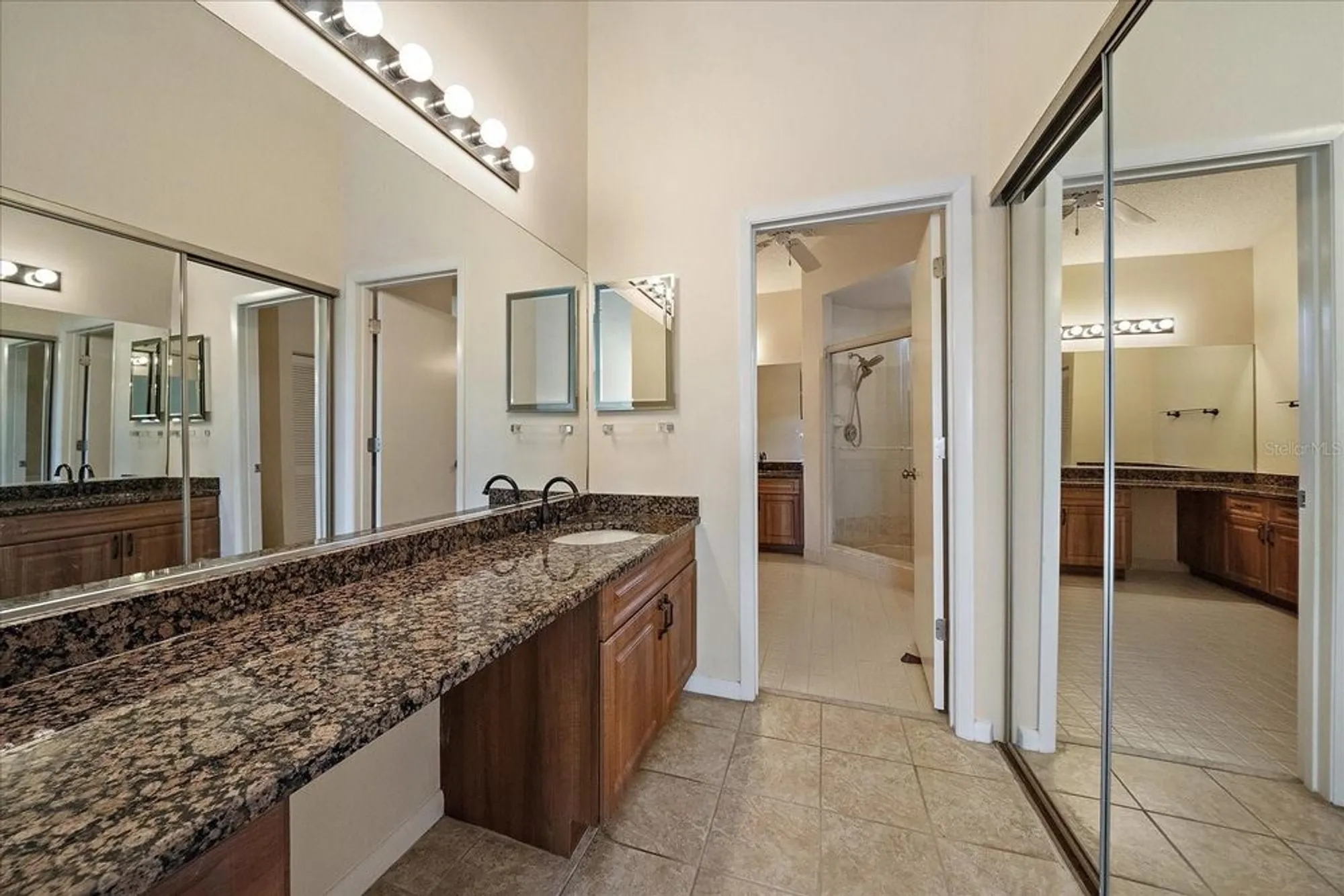 Property Slideshow image 13 of 44 | 5268 heron way 204, Sarasota, FL, 34231