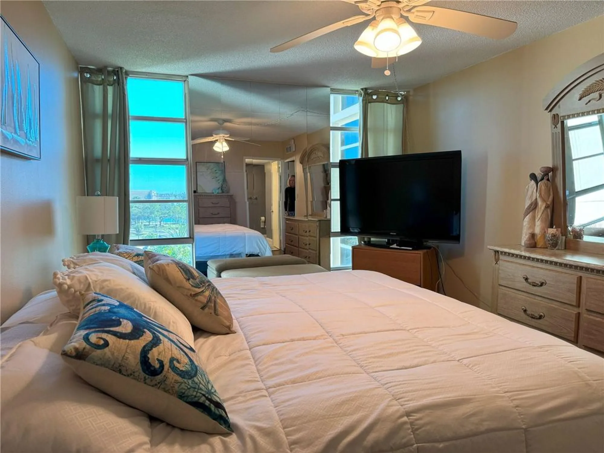 Property Slideshow image 13 of 22 | 7400 sun island dr 603, South Pasadena, FL, 33707