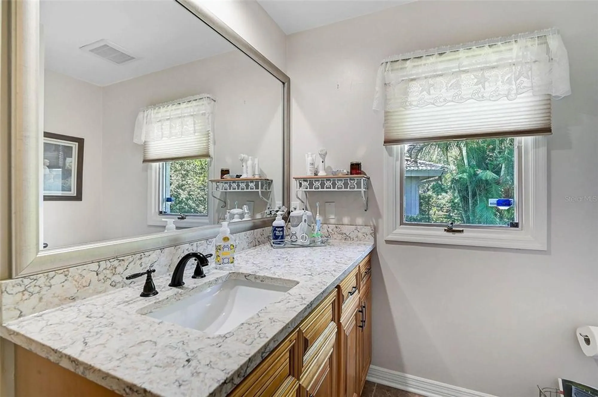 Property Slideshow image 20 of 61 | 3890 wilshire cir 27, Sarasota, FL, 34238