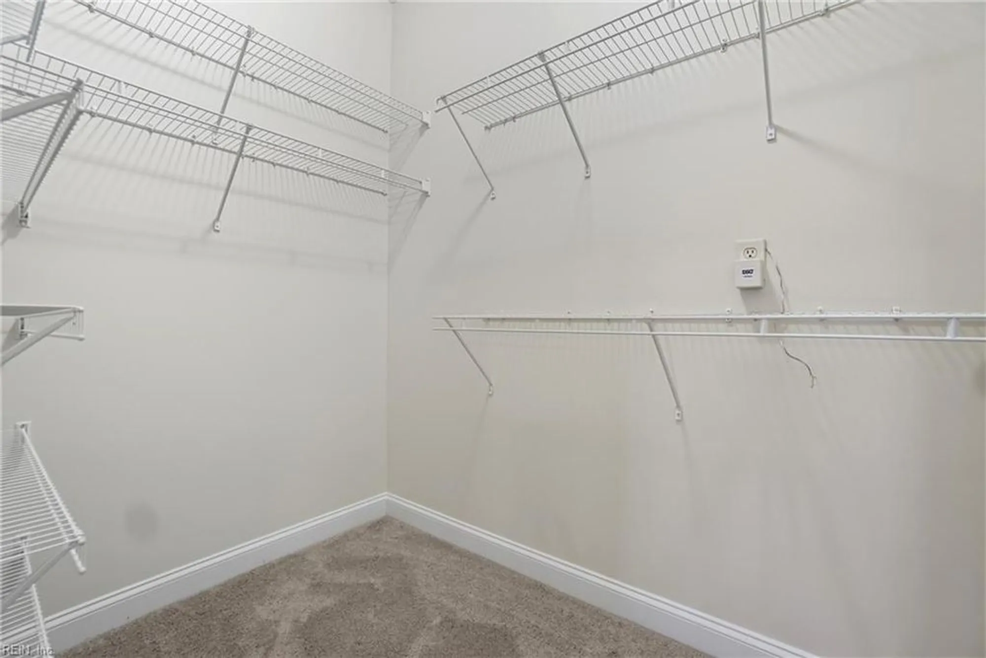 Property Slideshow image 21 of 35 | 1439 thistlewood ln, Chesapeake, VA, 23320