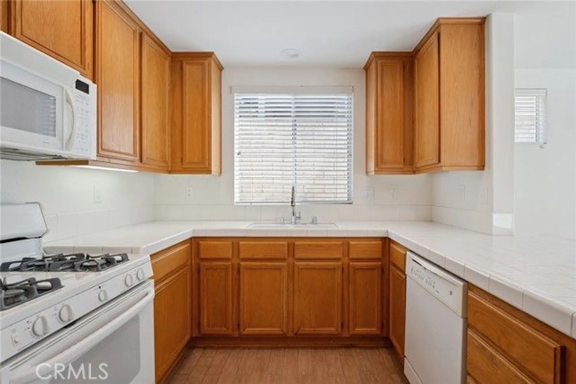 Property Slideshow image 25 of 52 | 2024 tulip ave, Simi Valley, CA, 93063