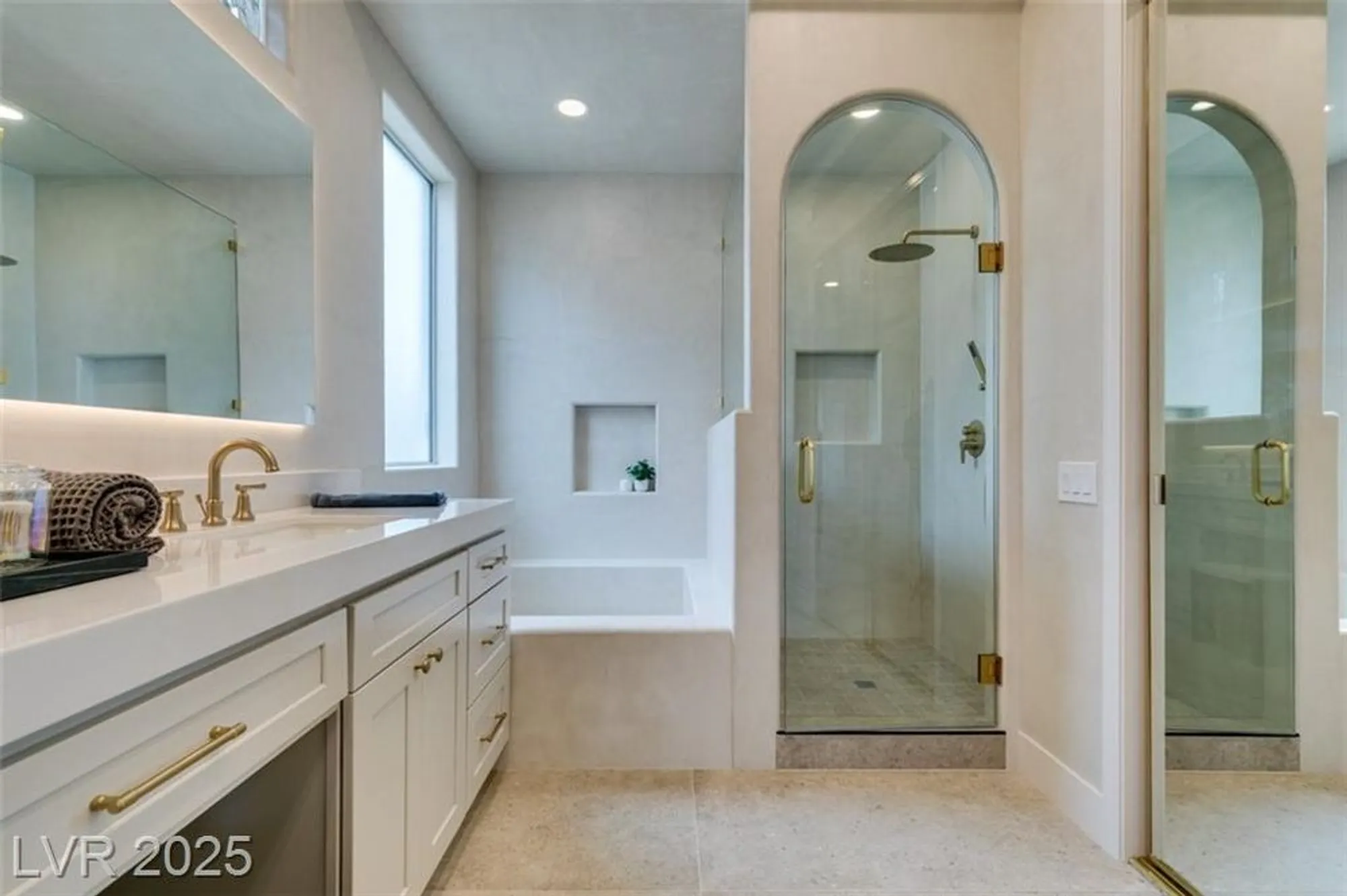Property Slideshow image 4 of 39 | 2104 hot oak ridge st, Las Vegas, NV, 89134
