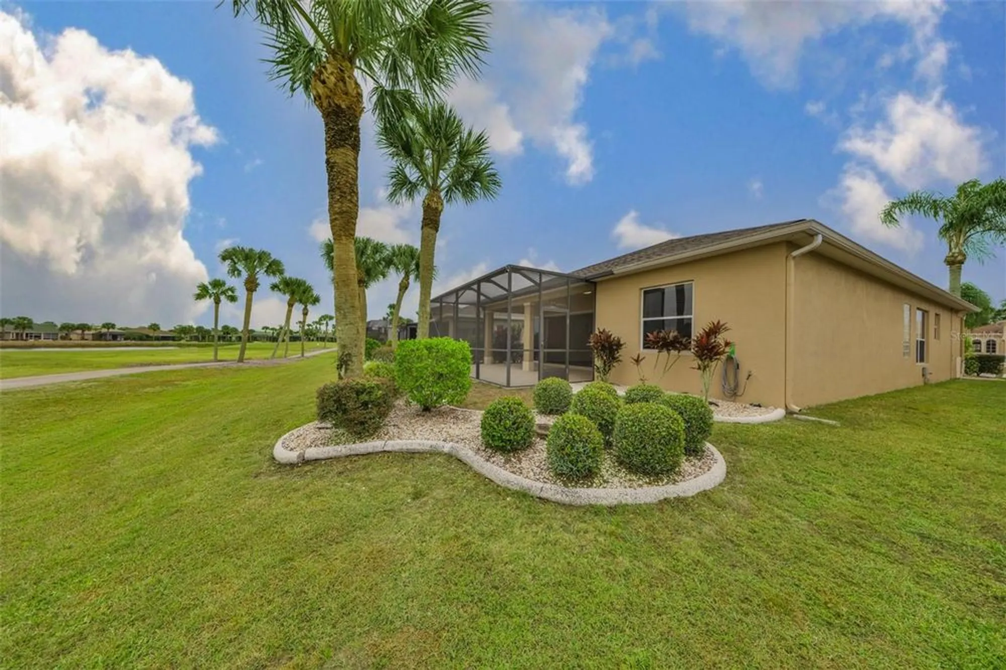 Property Slideshow image 32 of 41 | 1043 regal manor way, Sun City Center, FL, 33573