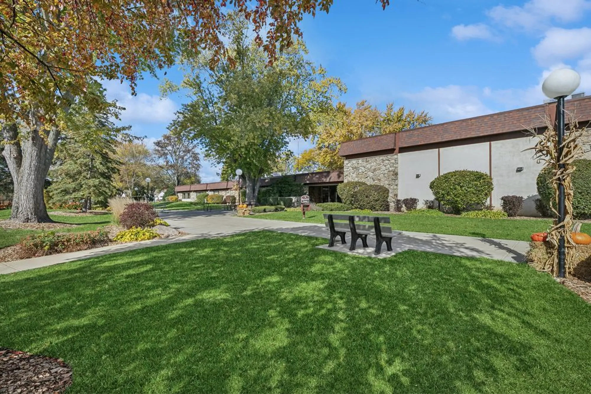 Property Slideshow image 16 of 20 | 7411 leisure village ave # 7411, Fox Lake, IL, 60020