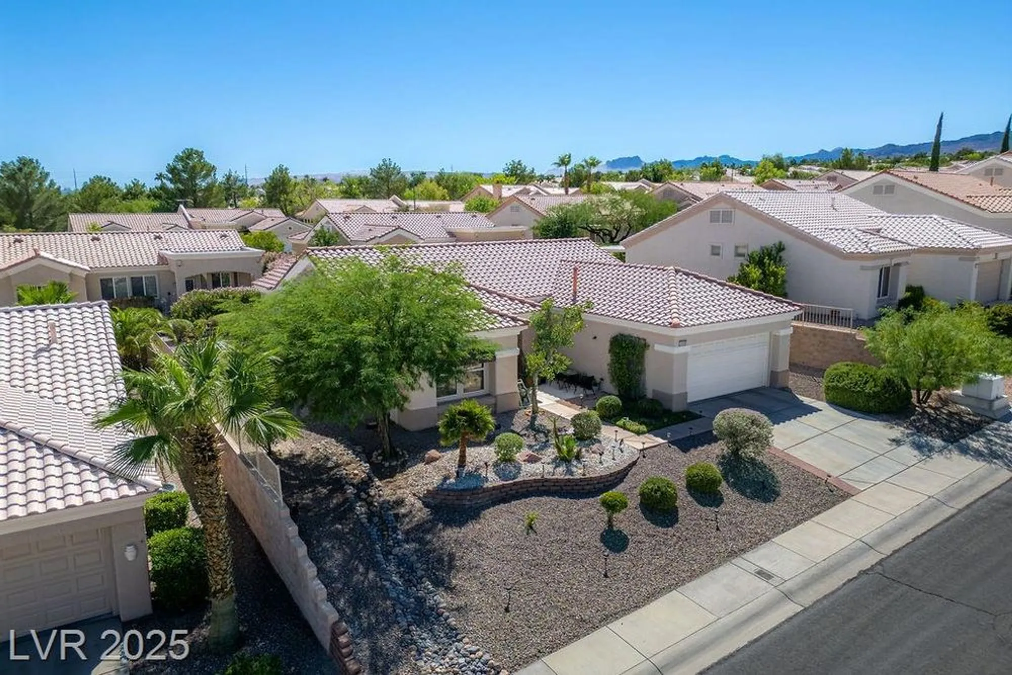 Property Slideshow image 32 of 74 | 10409 longwood dr, Las Vegas, NV, 89134