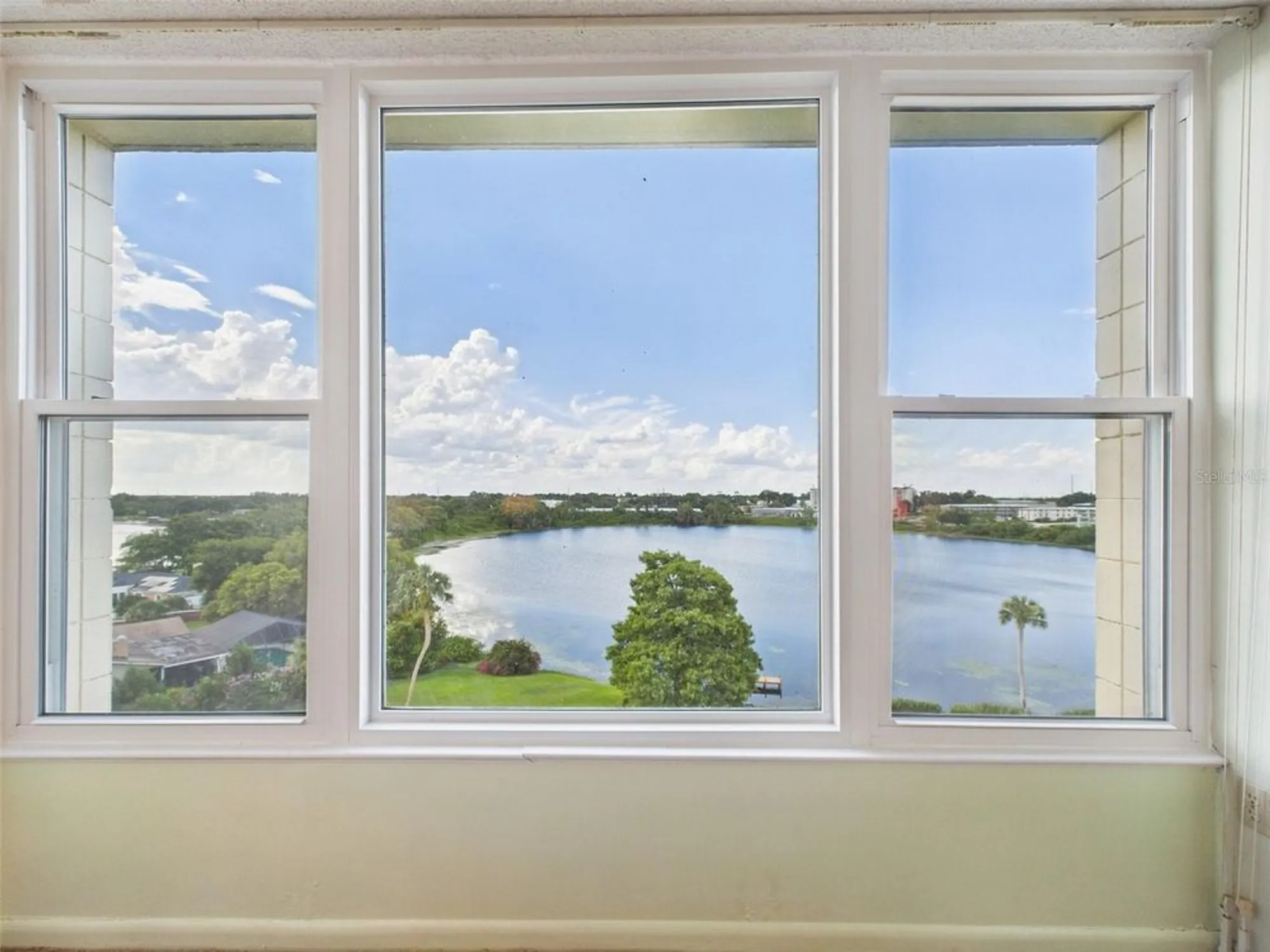Property Slideshow image 9 of 65 | 700 mirror ter 702, Winter Haven, FL, 33881